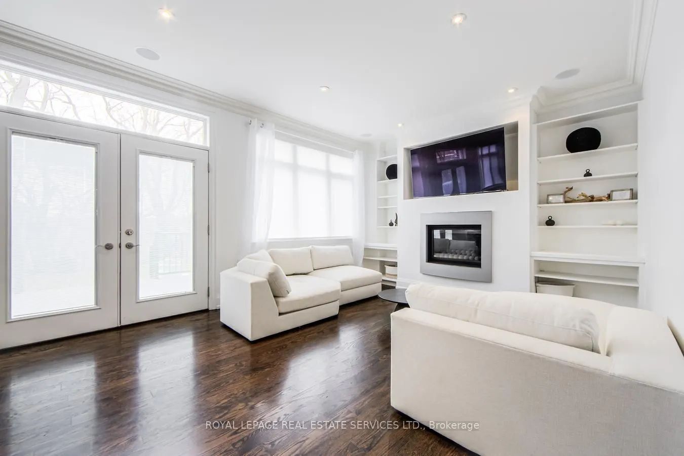 21A Roycrest Avenue