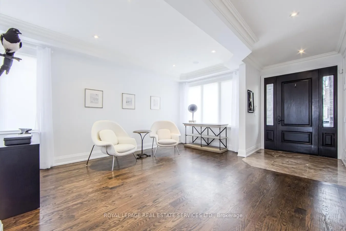 21A Roycrest Avenue