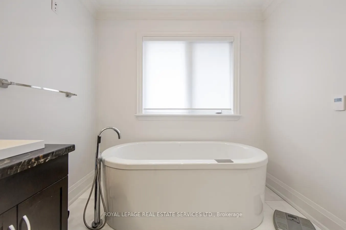 21A Roycrest Avenue
