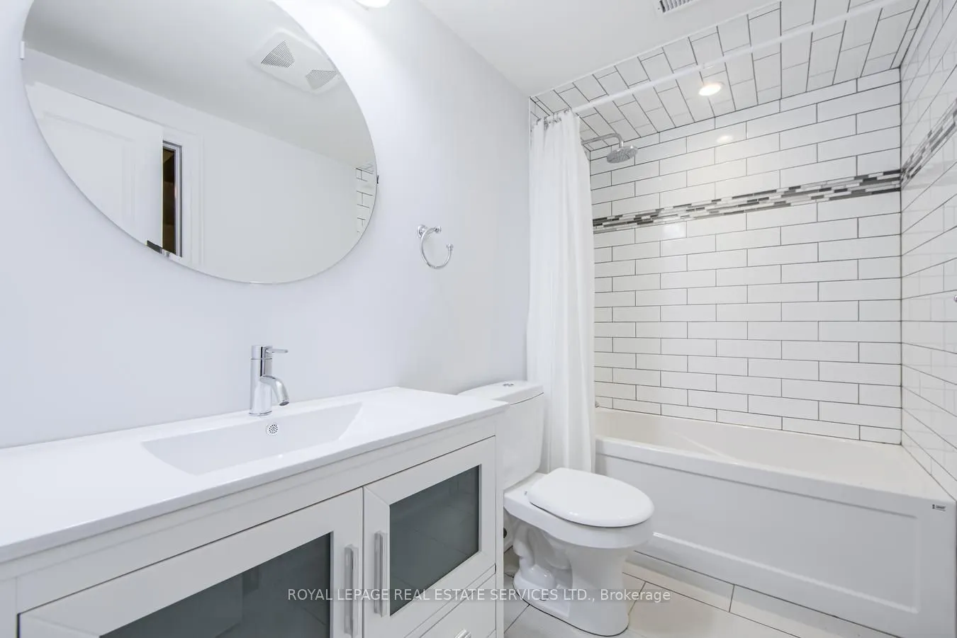 21A Roycrest Avenue