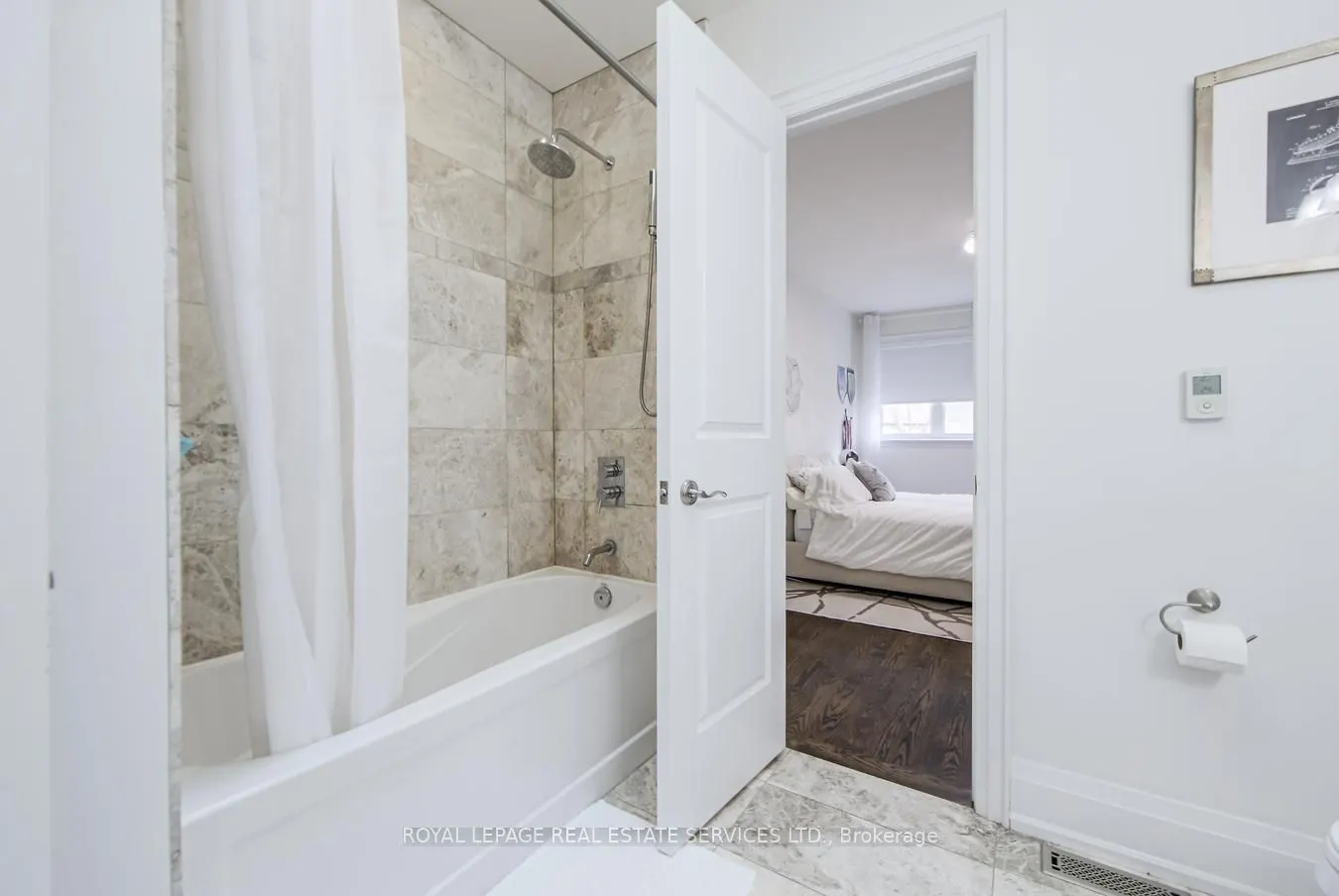21A Roycrest Avenue