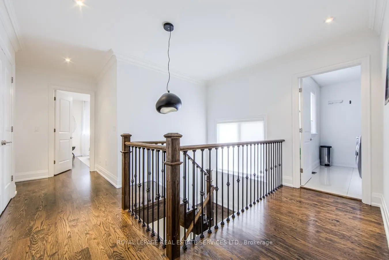 21A Roycrest Avenue