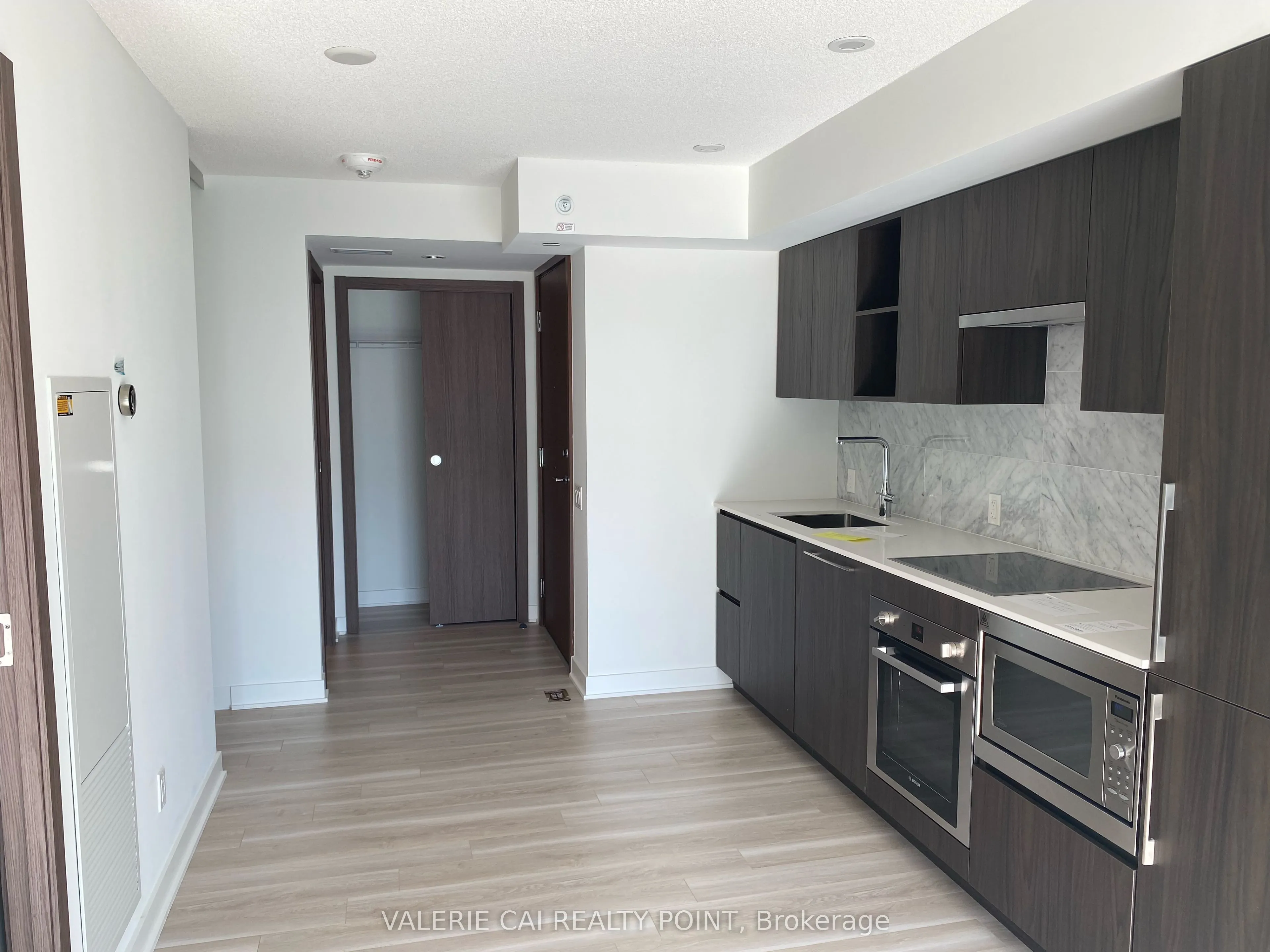 17 Bathurst Street, #1116