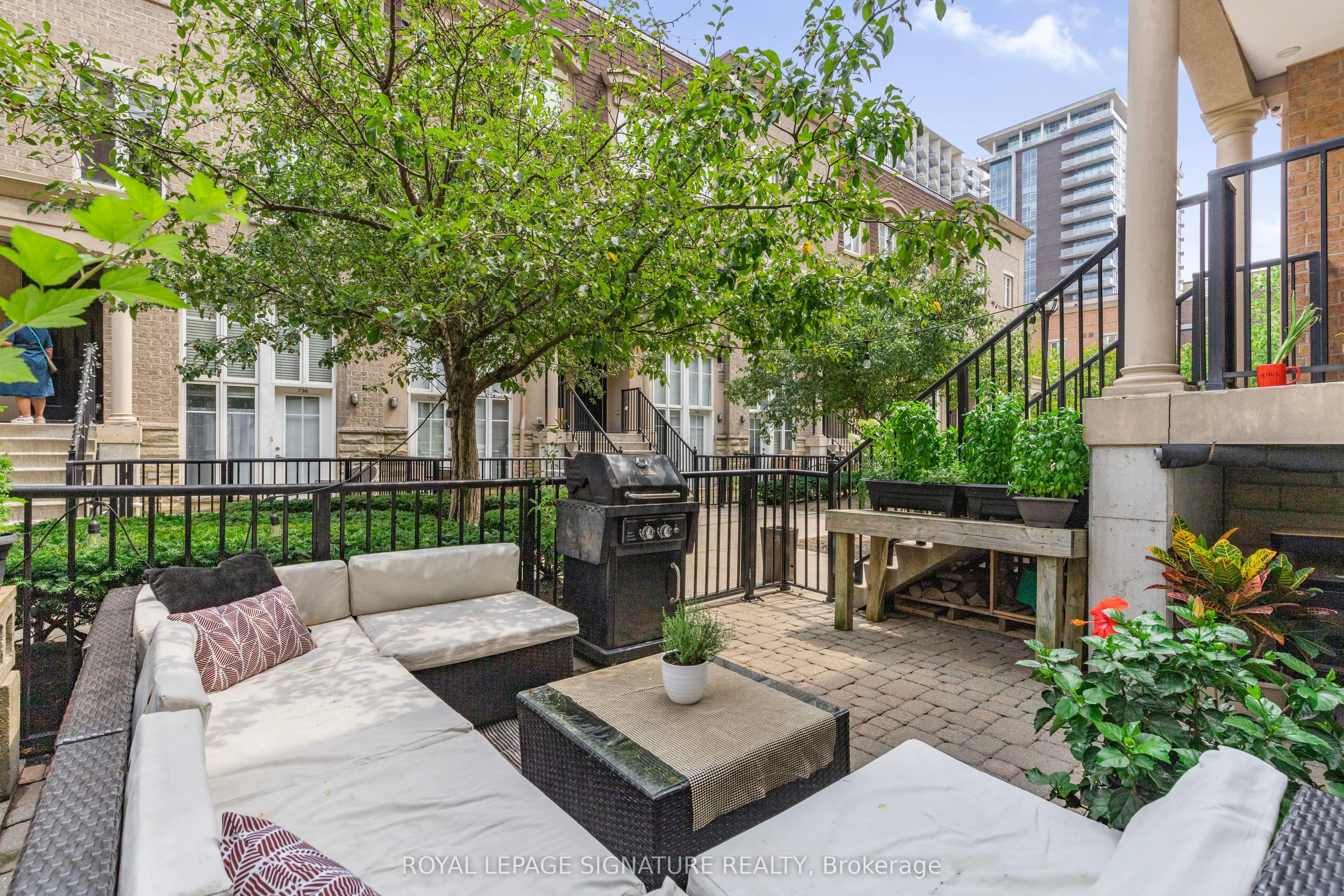 46 Western Battery Road, #812