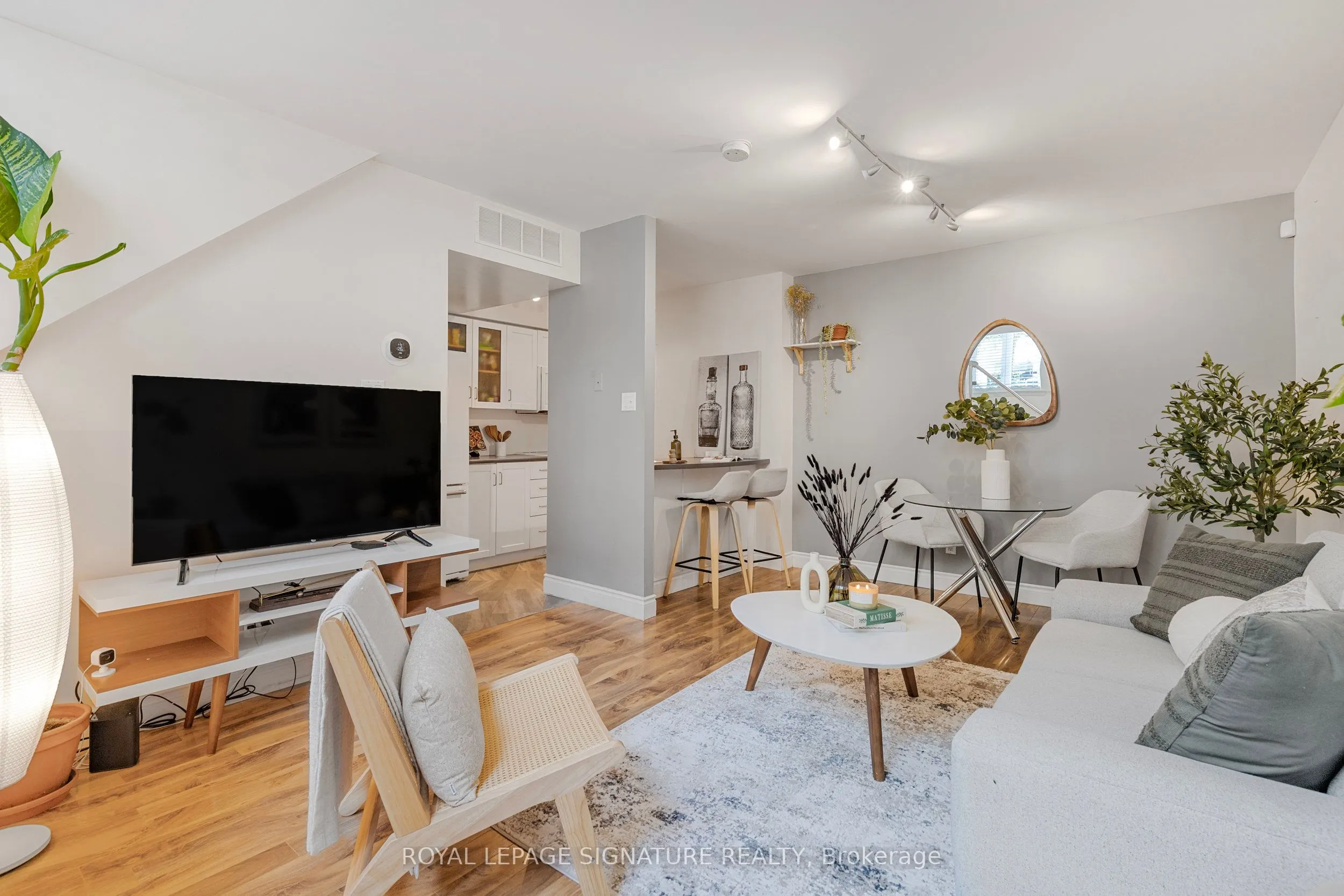 46 Western Battery Road, #812