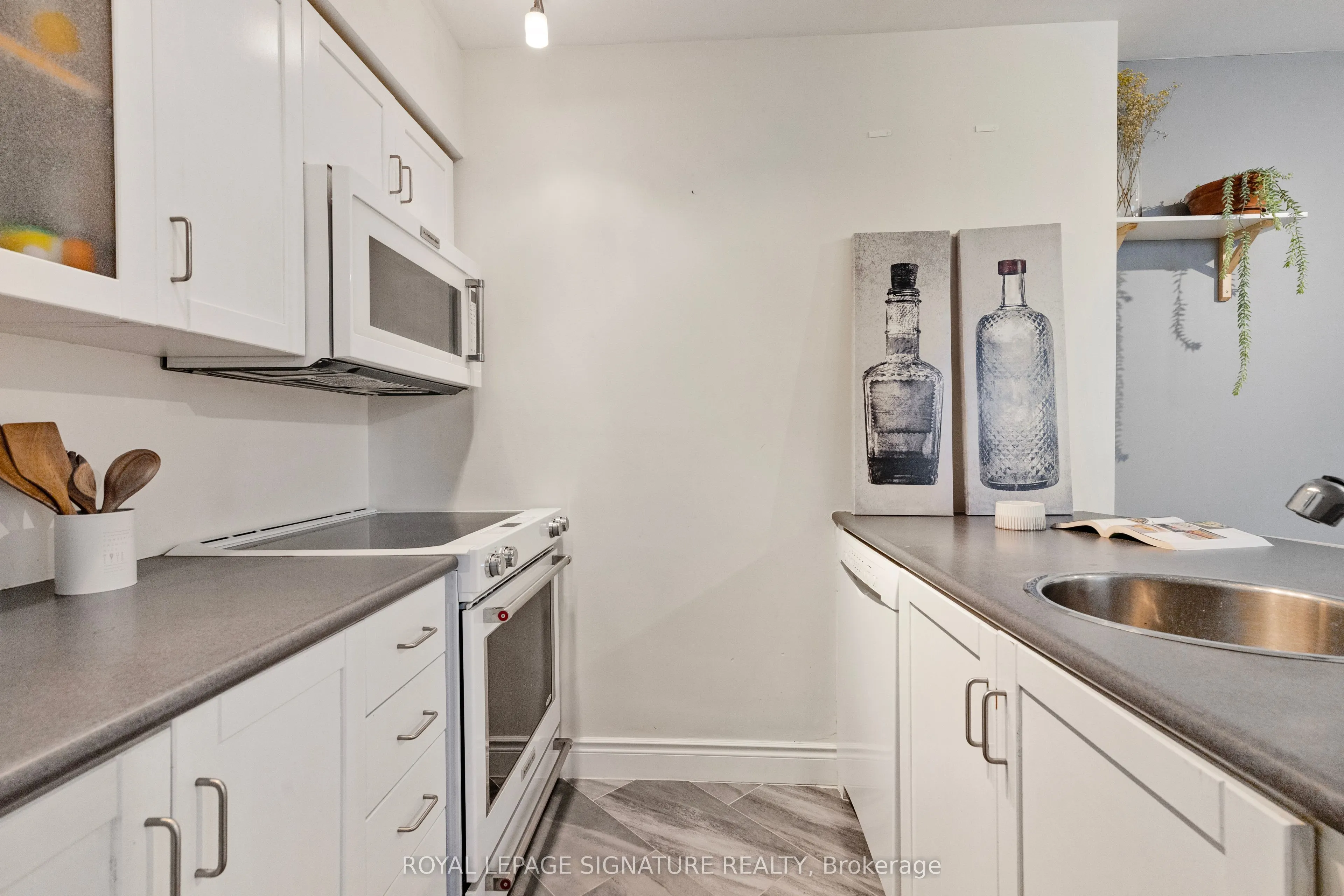 46 Western Battery Road, #812