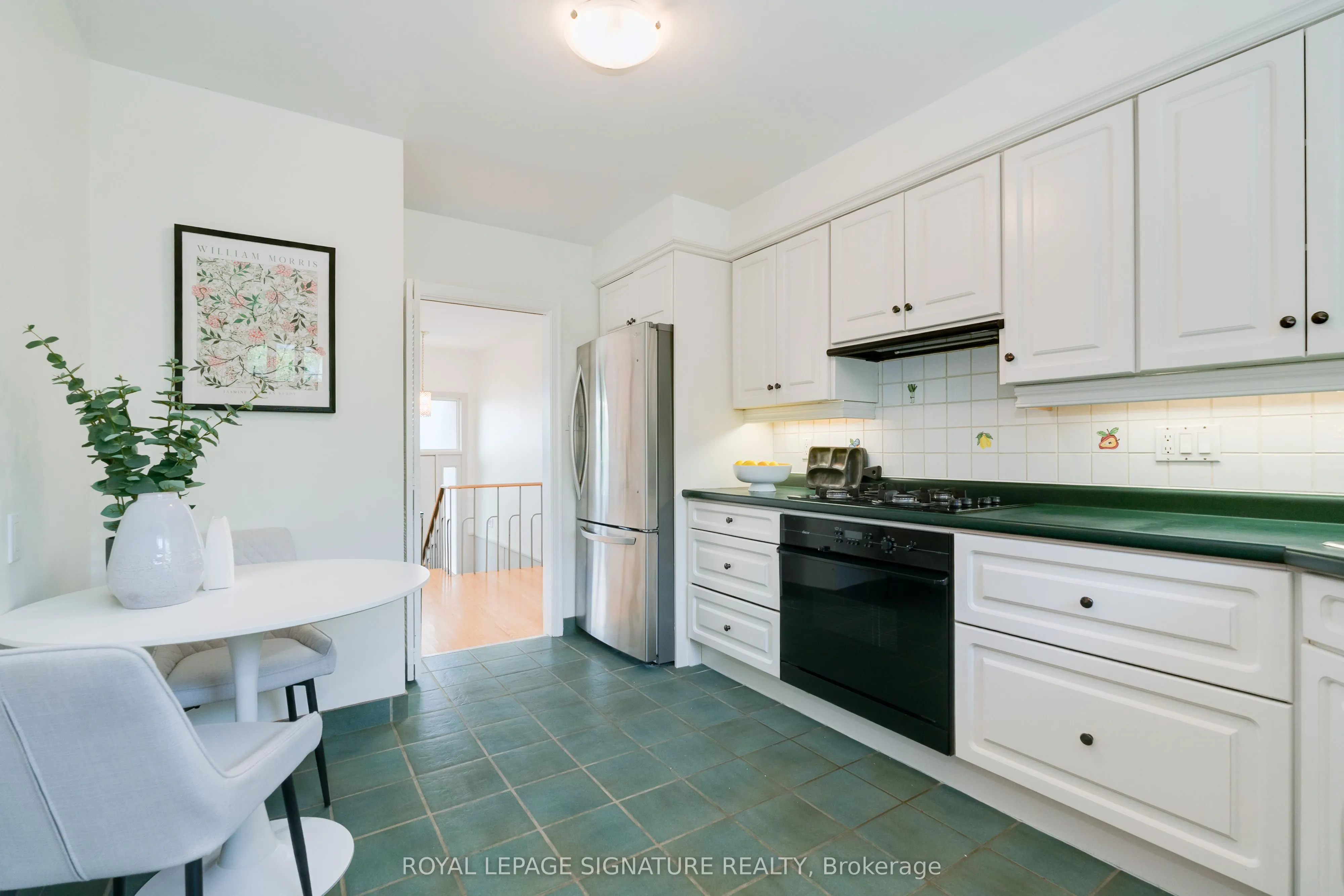 22 Kenewen Court
