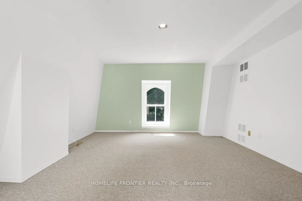 17 Teddington Park Avenue W, #APT 3