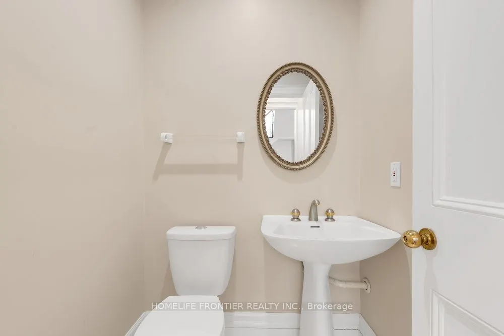 17 Teddington Park Avenue W, #APT 3