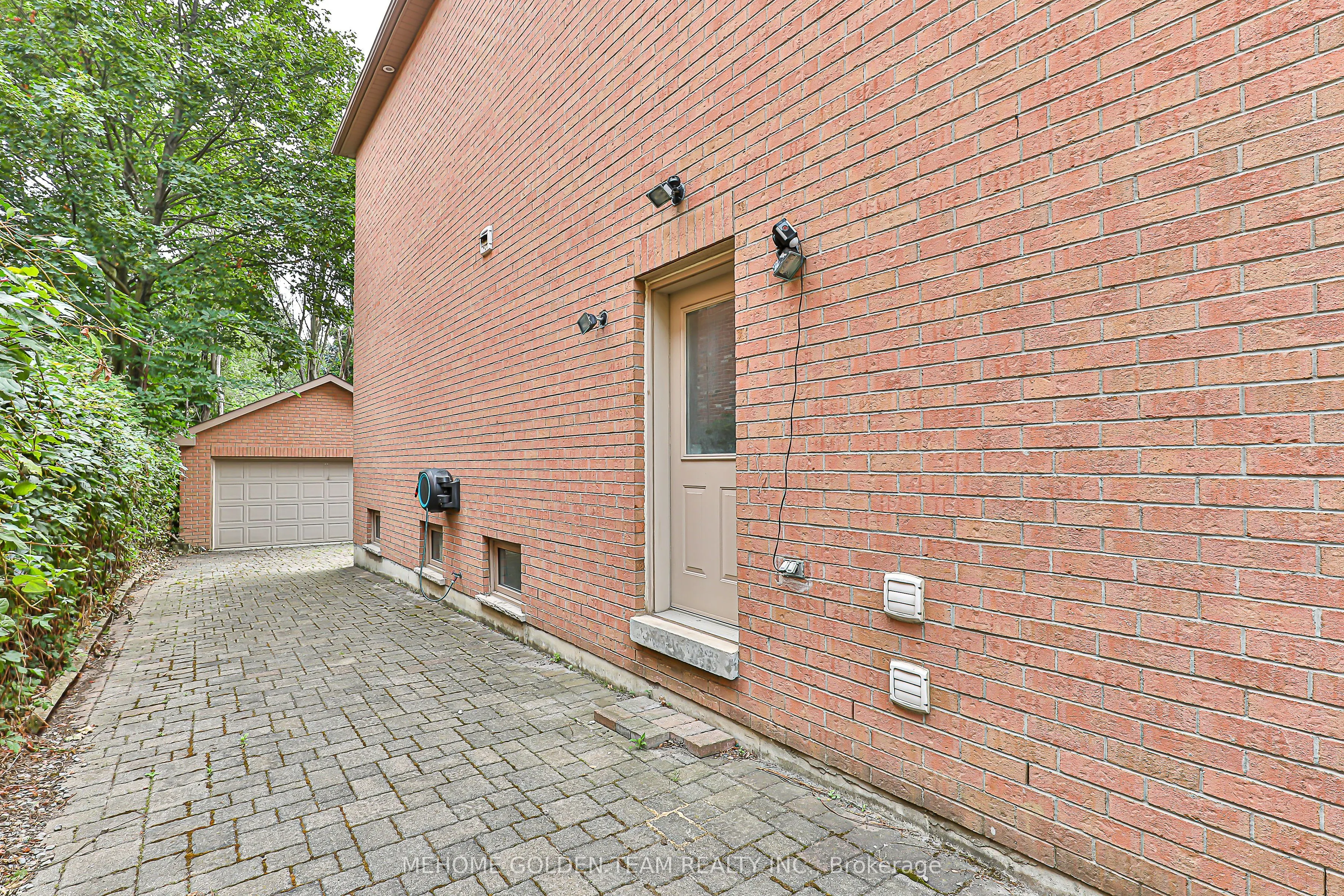 47 Cotswold Crescent