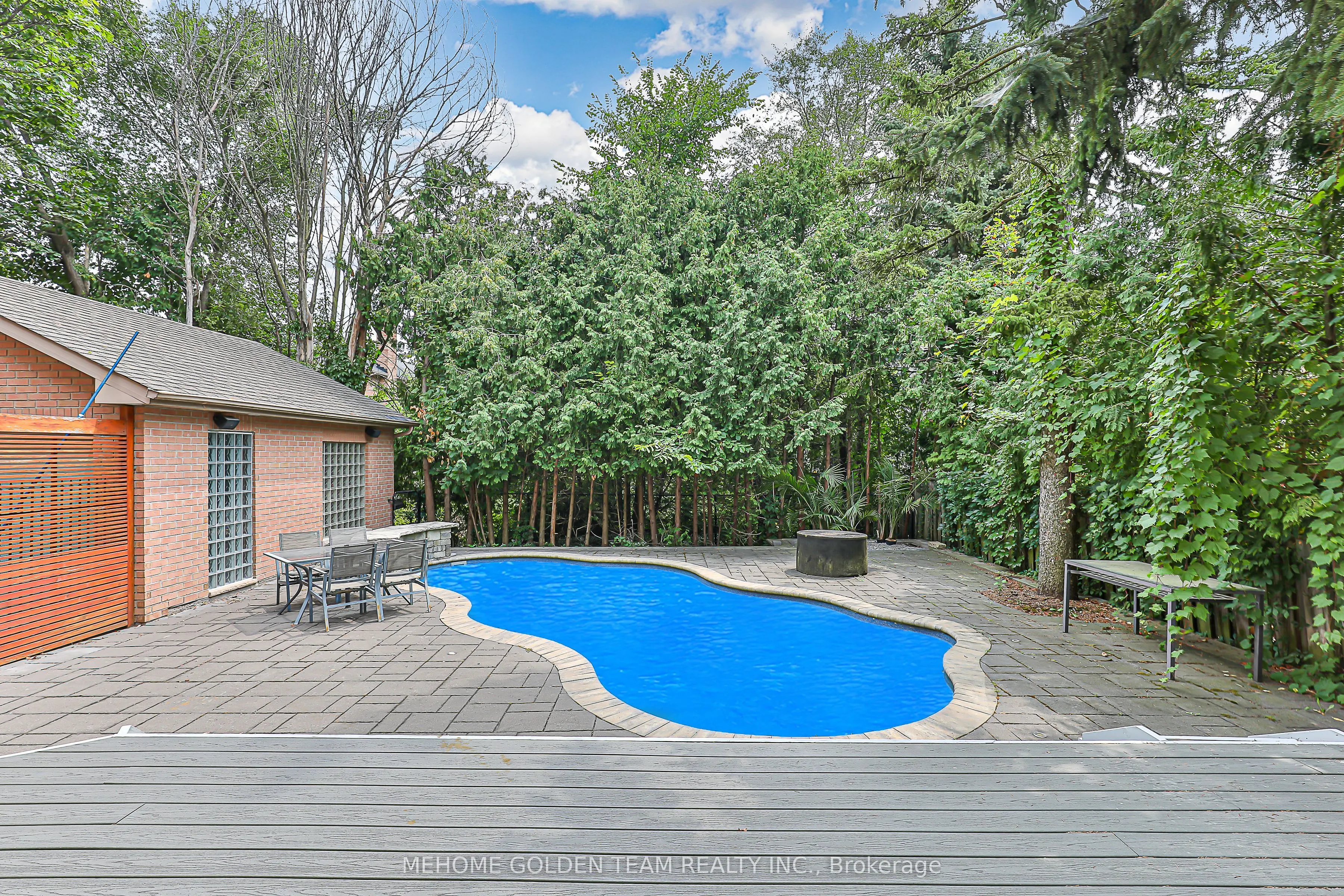 47 Cotswold Crescent