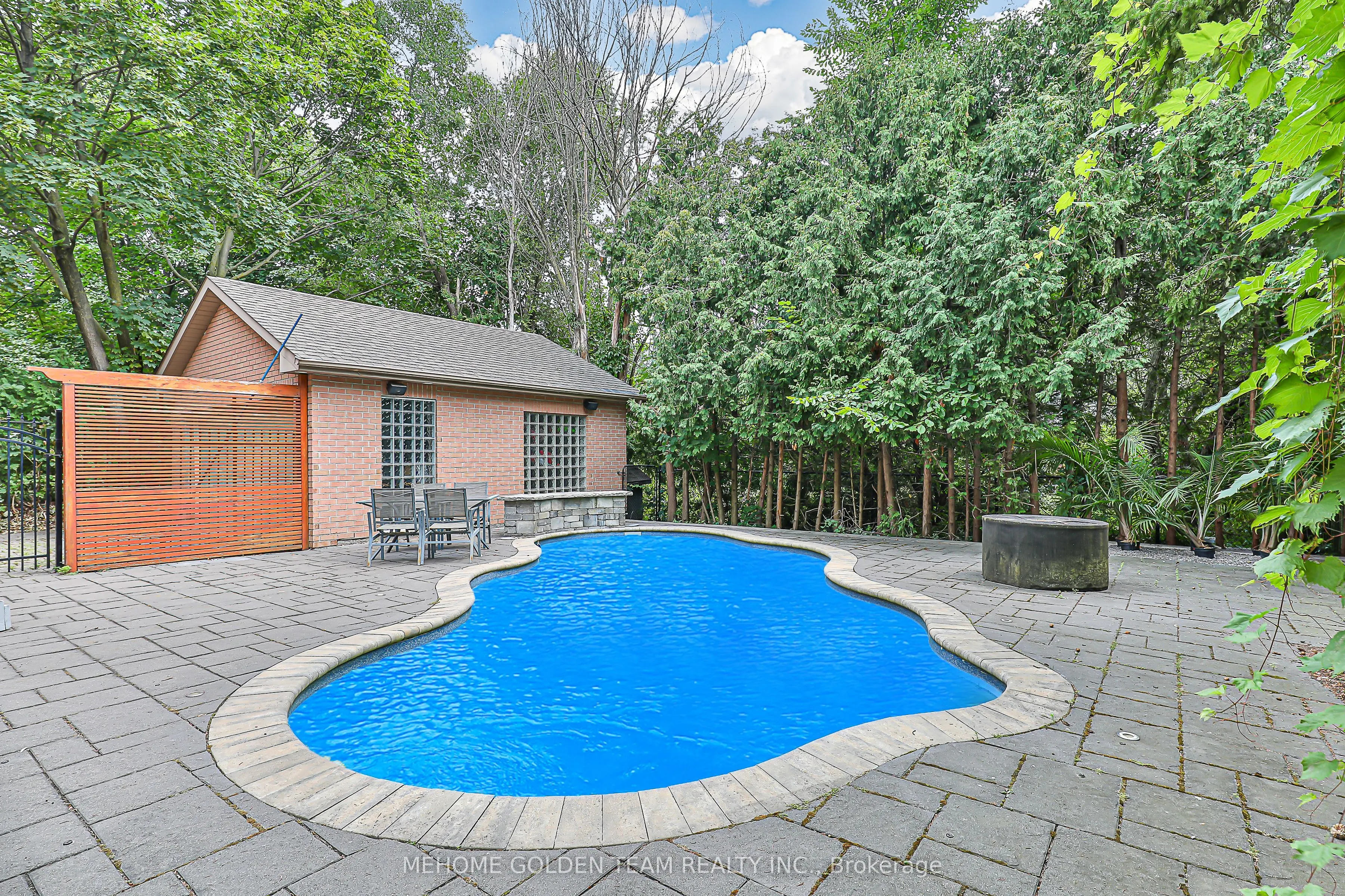 47 Cotswold Crescent