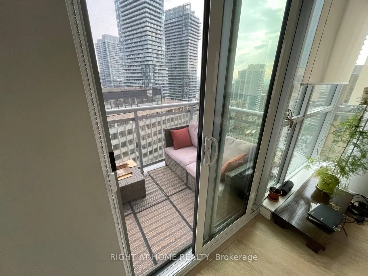98 Lillian Street, #1515
