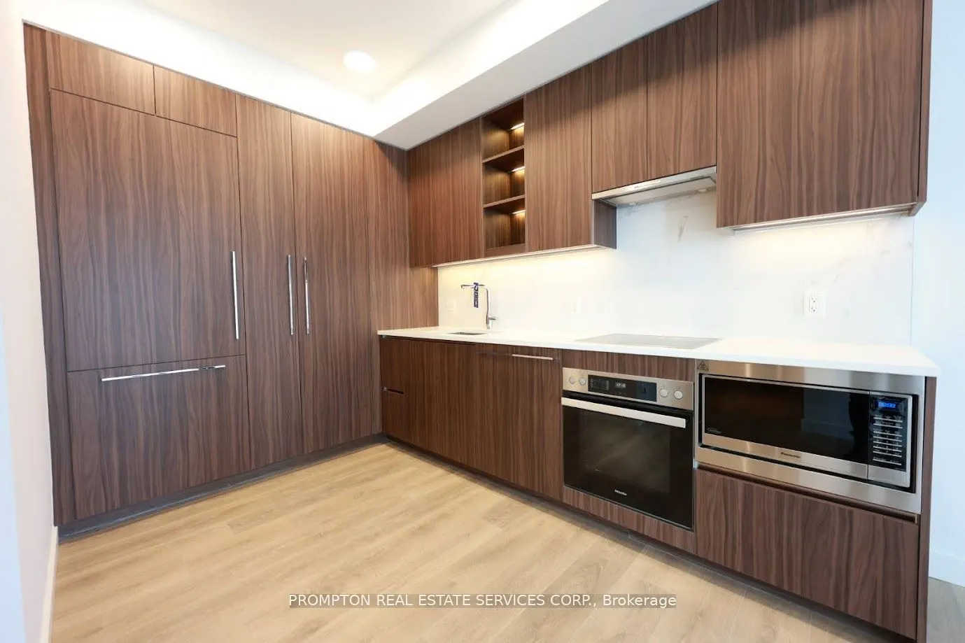 27 Mcmahon Drive, #1712