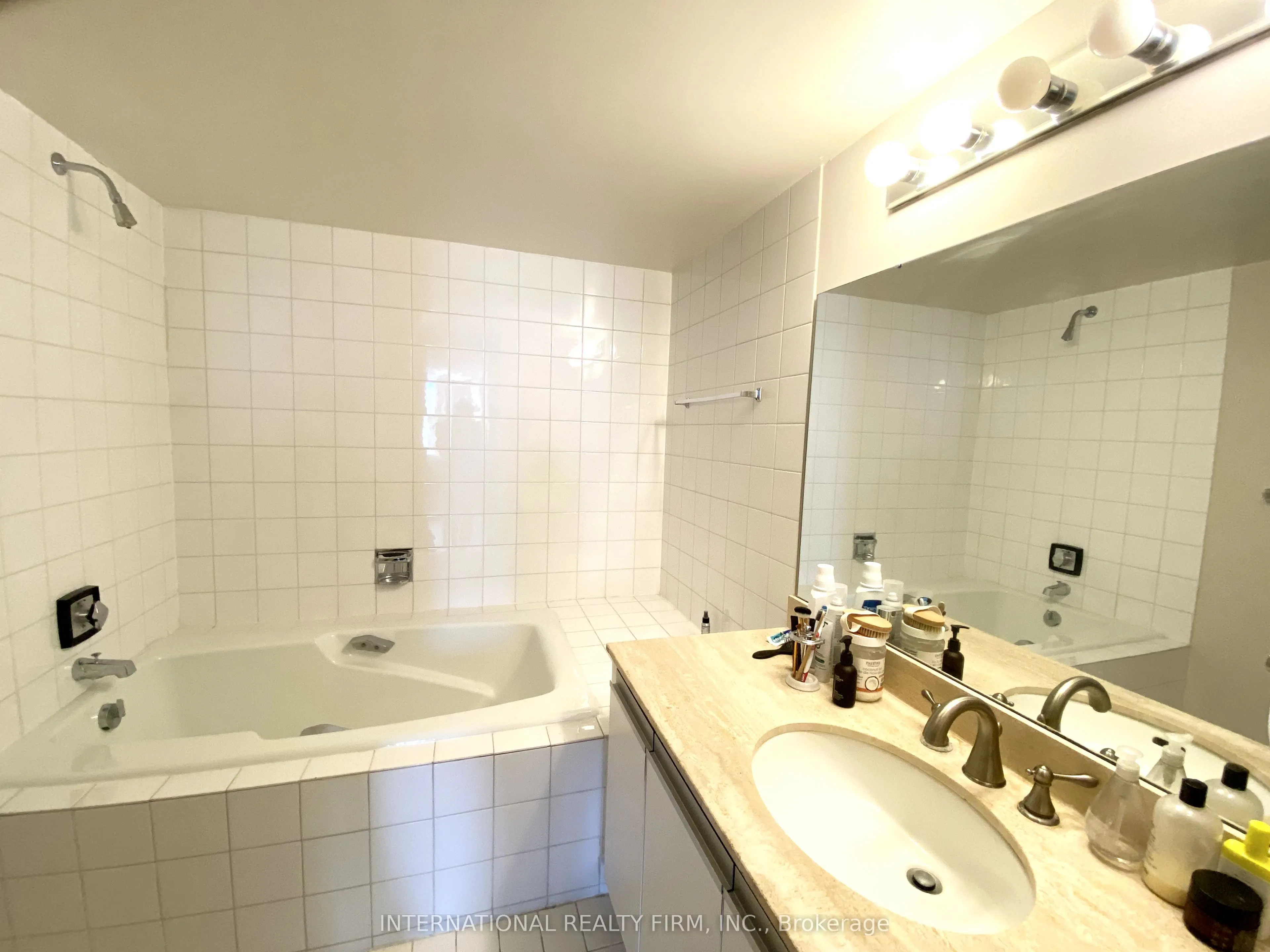 135 George Street S, #605