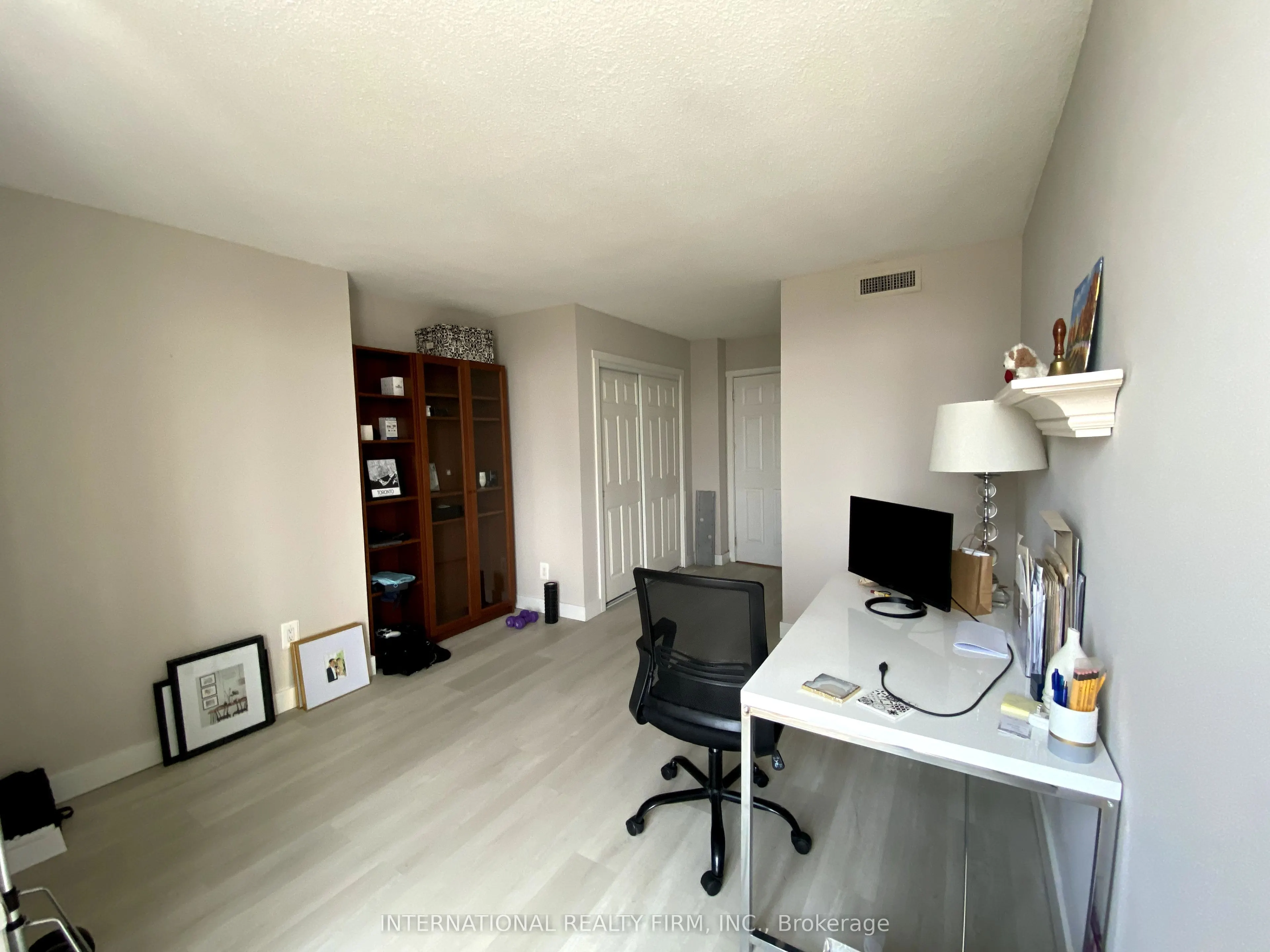 135 George Street S, #605