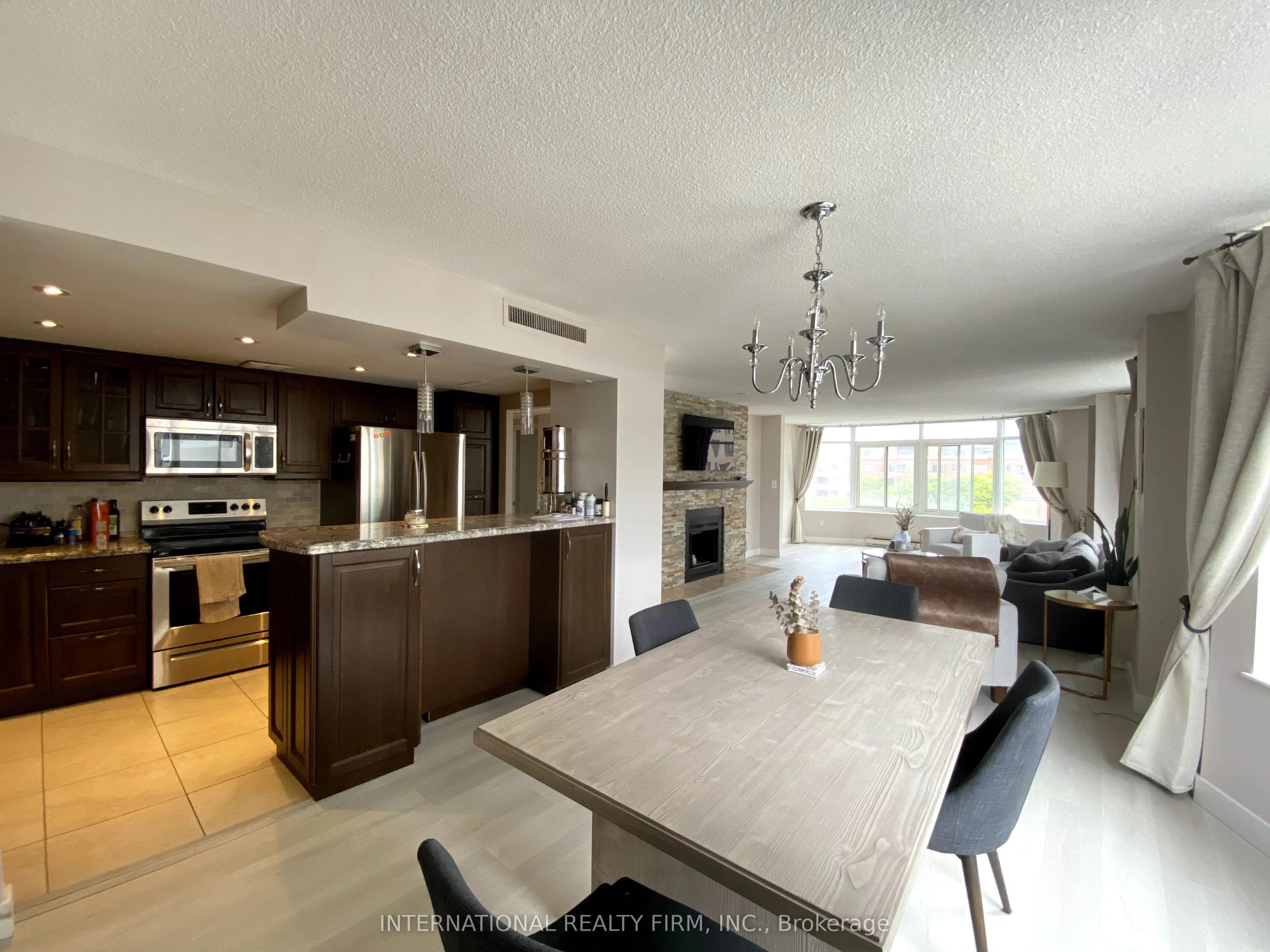 135 George Street S, #605