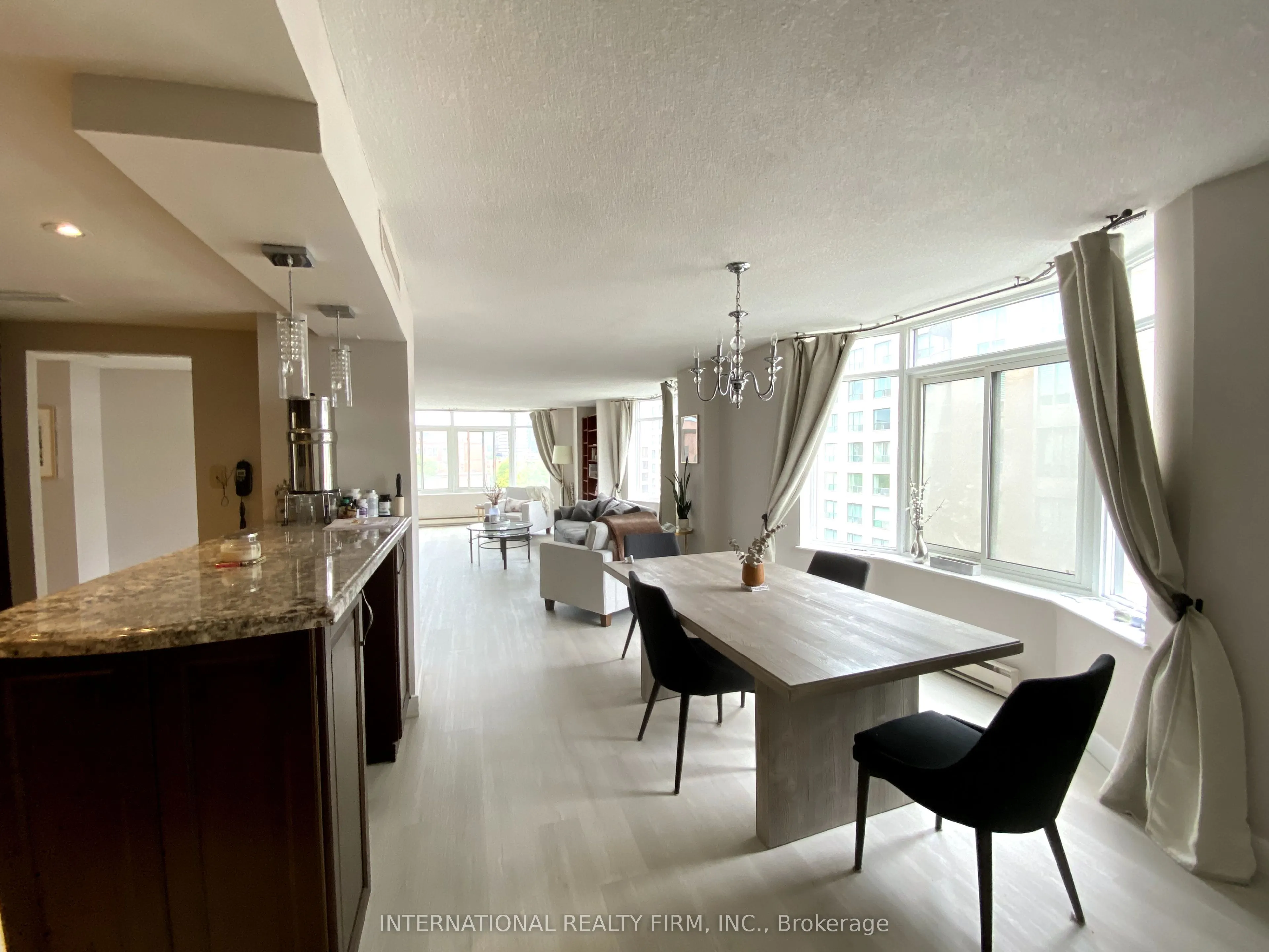 135 George Street S, #605