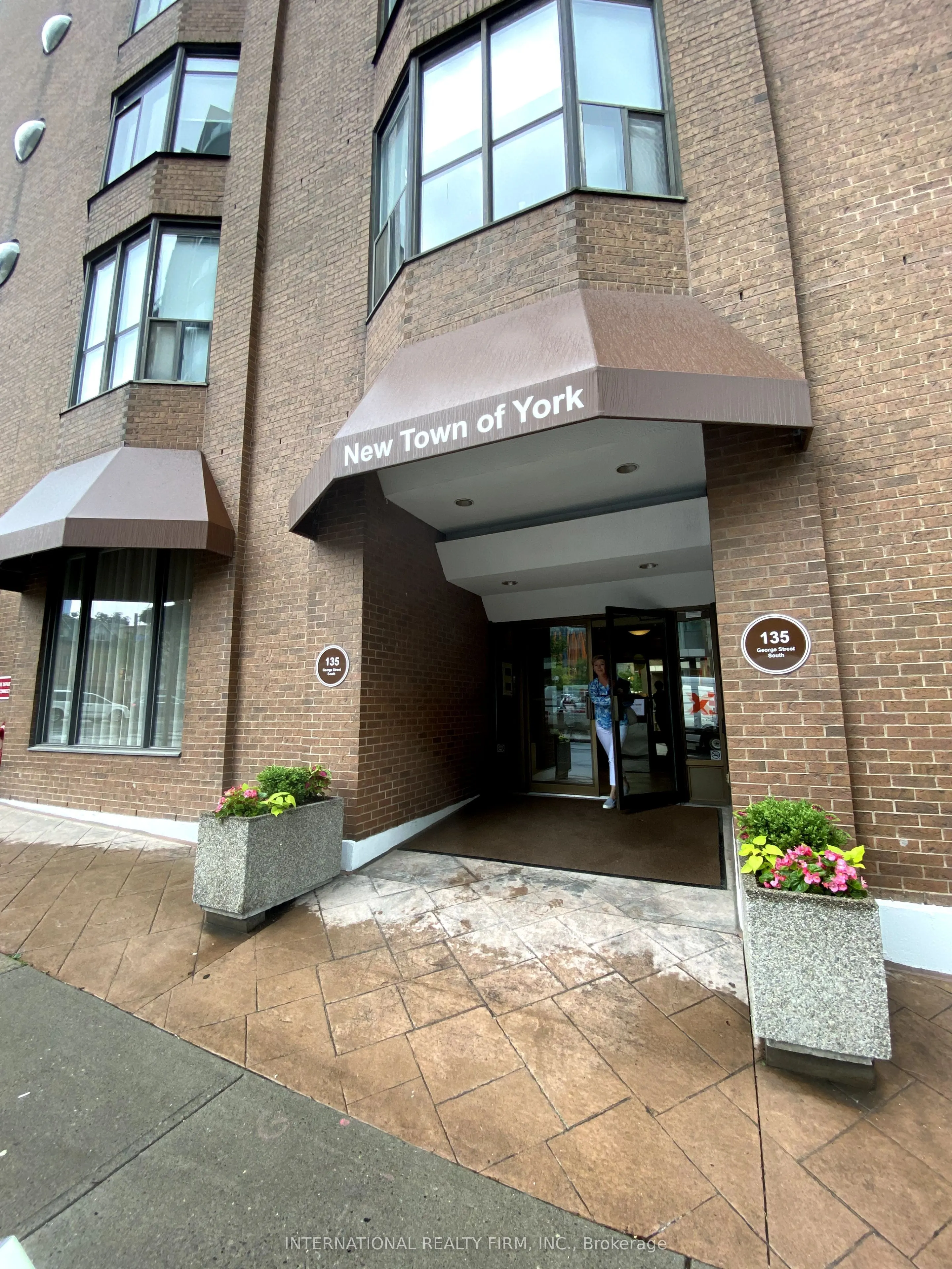 135 George Street S, #605