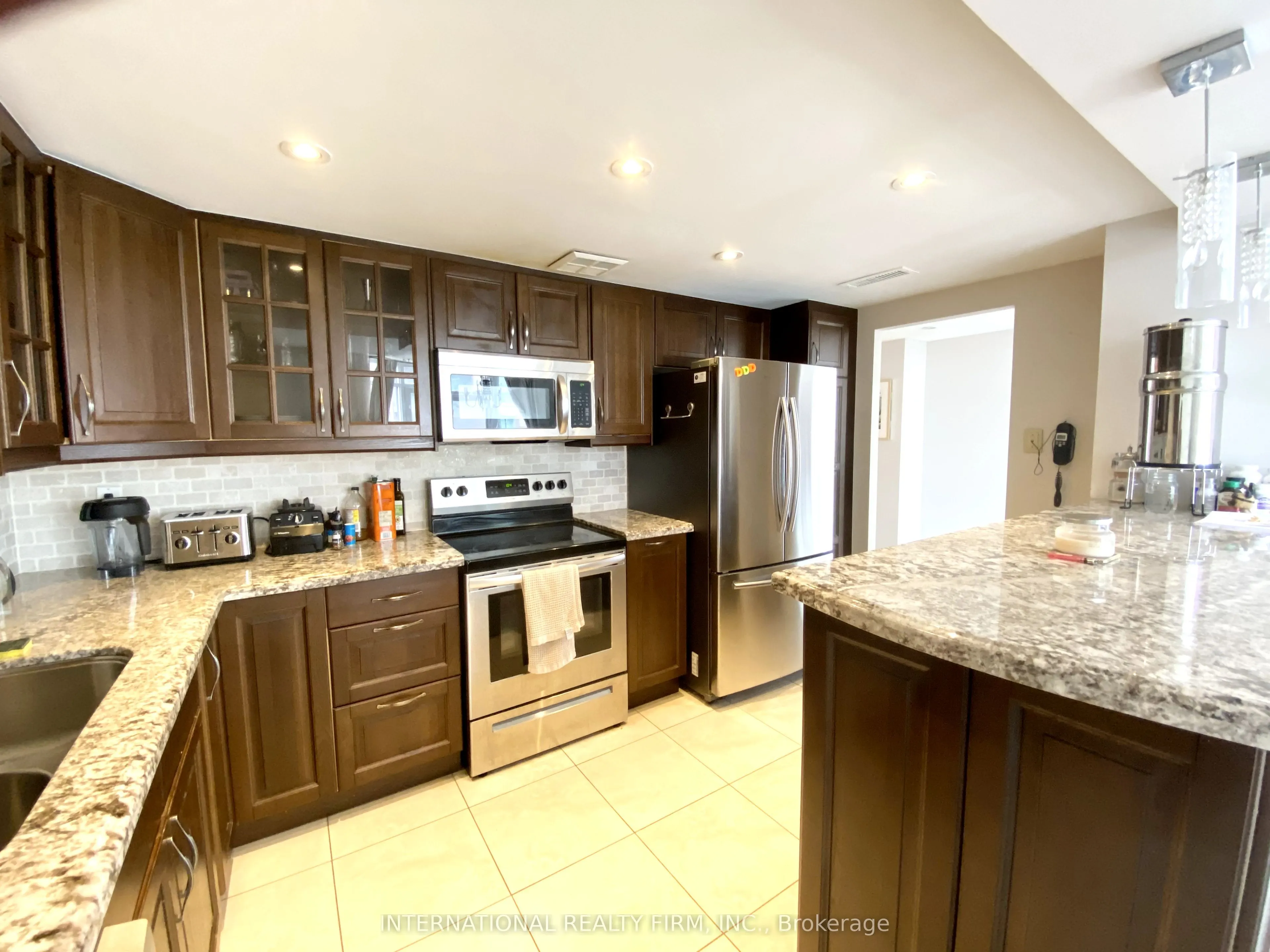 135 George Street S, #605