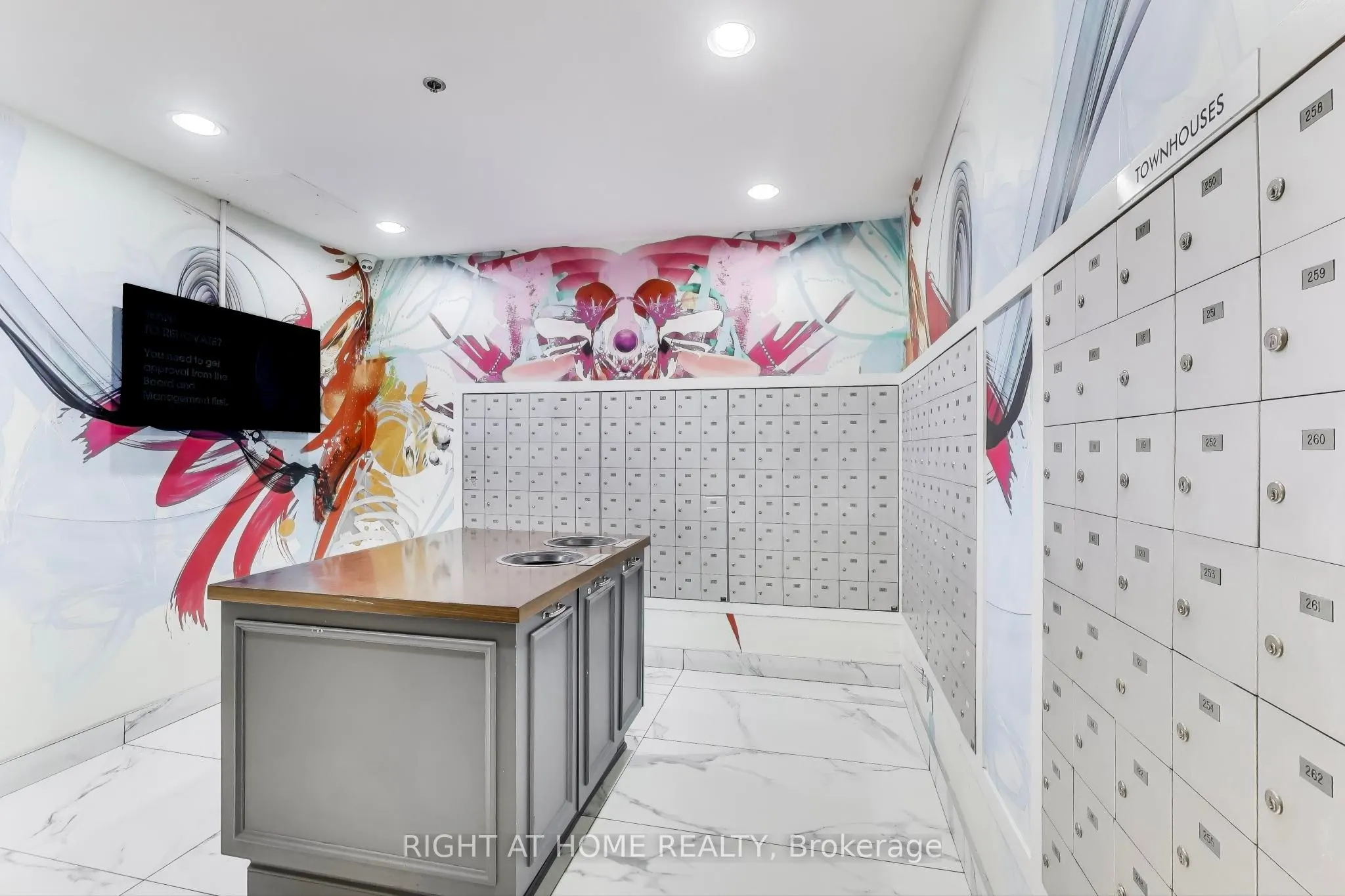 1029 King Street W, #246