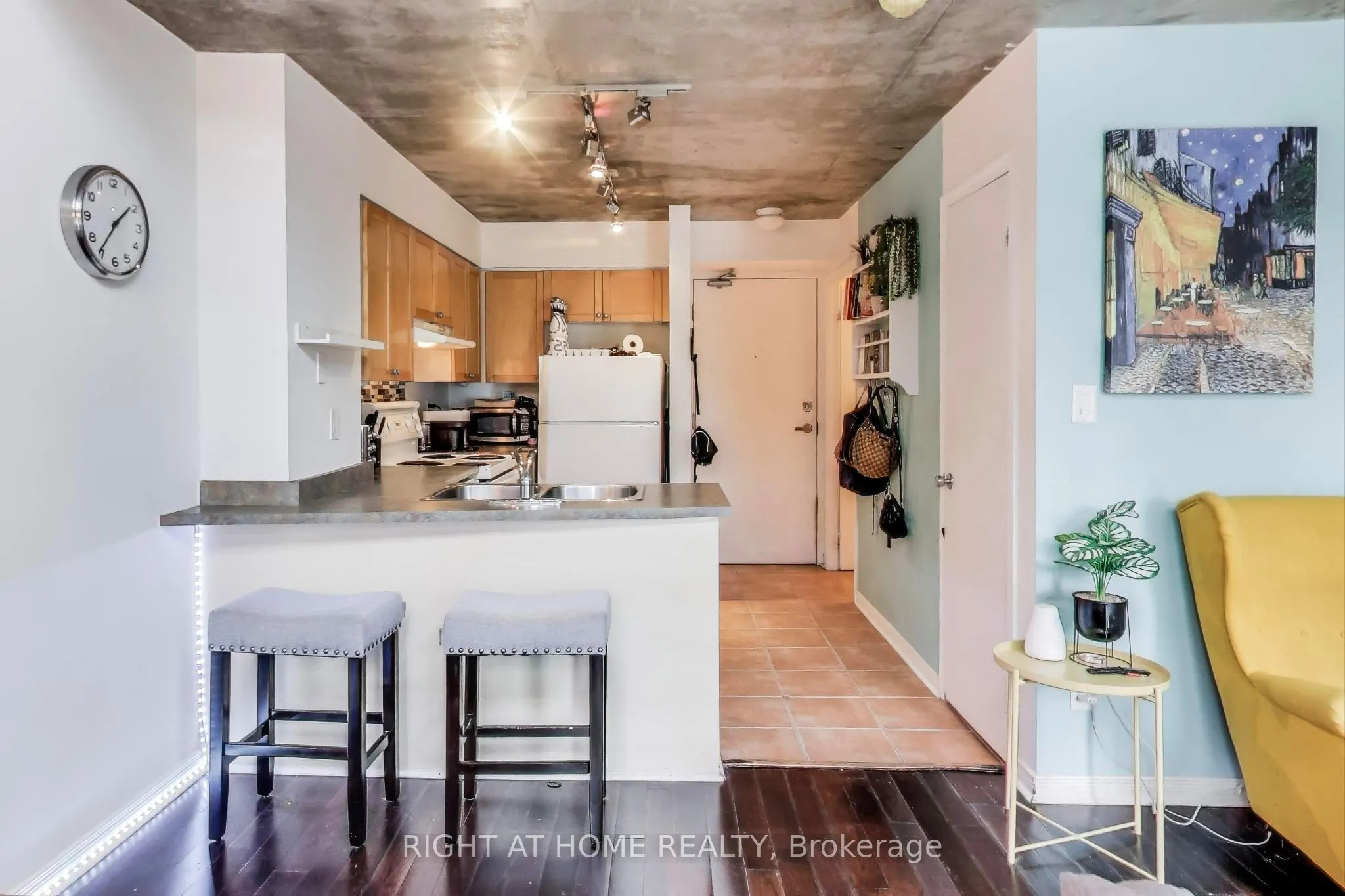 1029 King Street W, #246