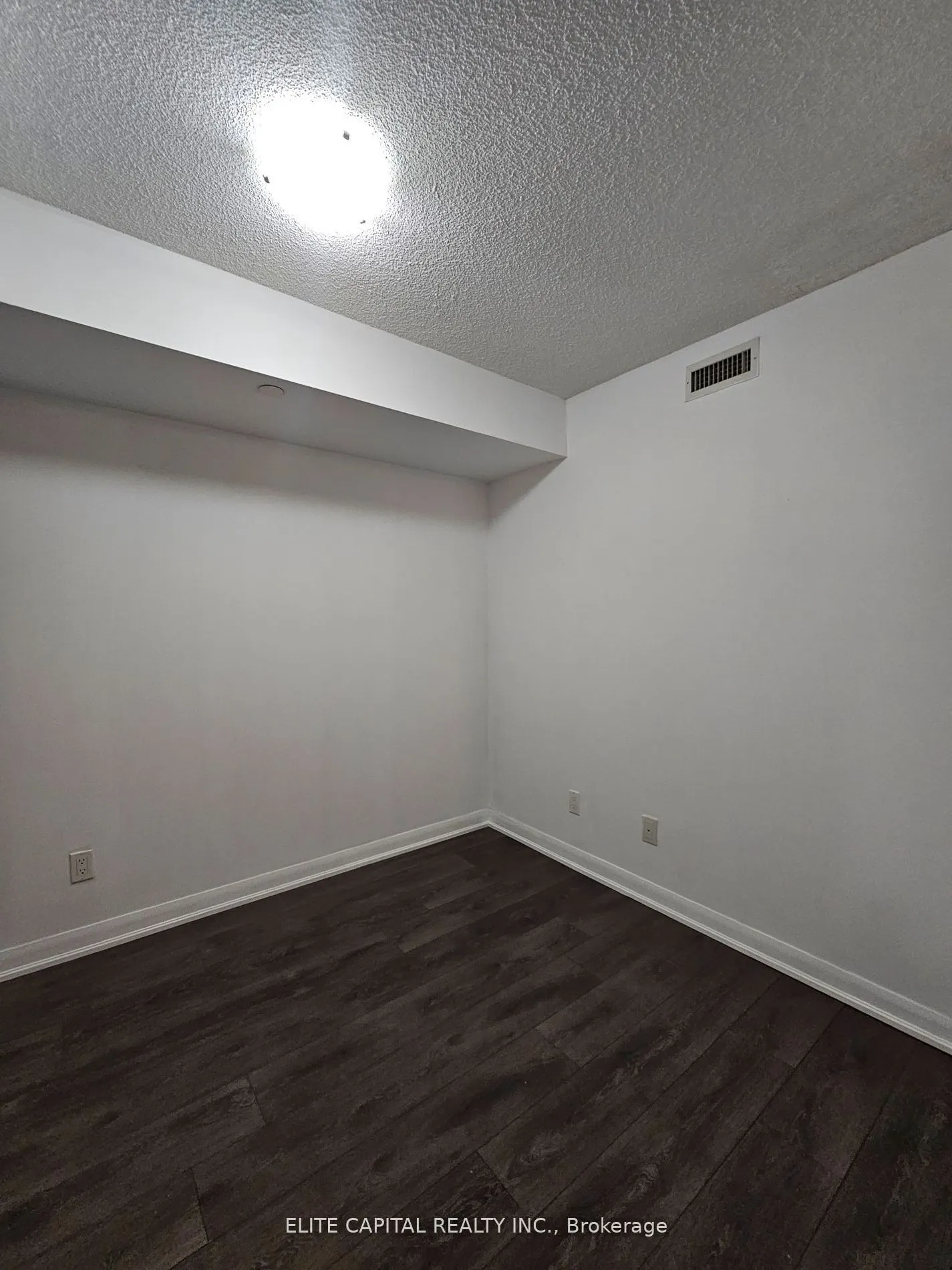 5162 Yonge Street, #807