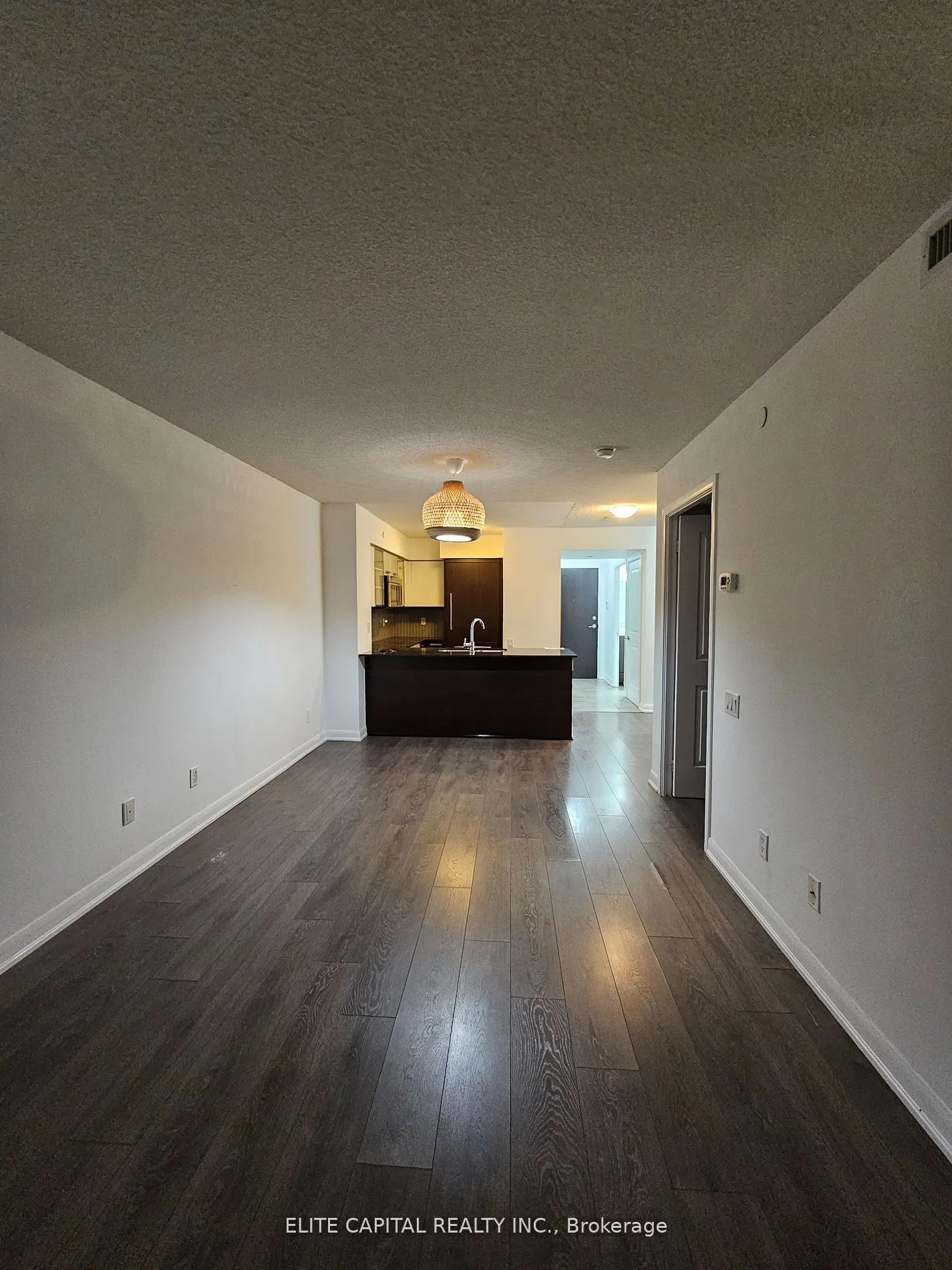 5162 Yonge Street, #807