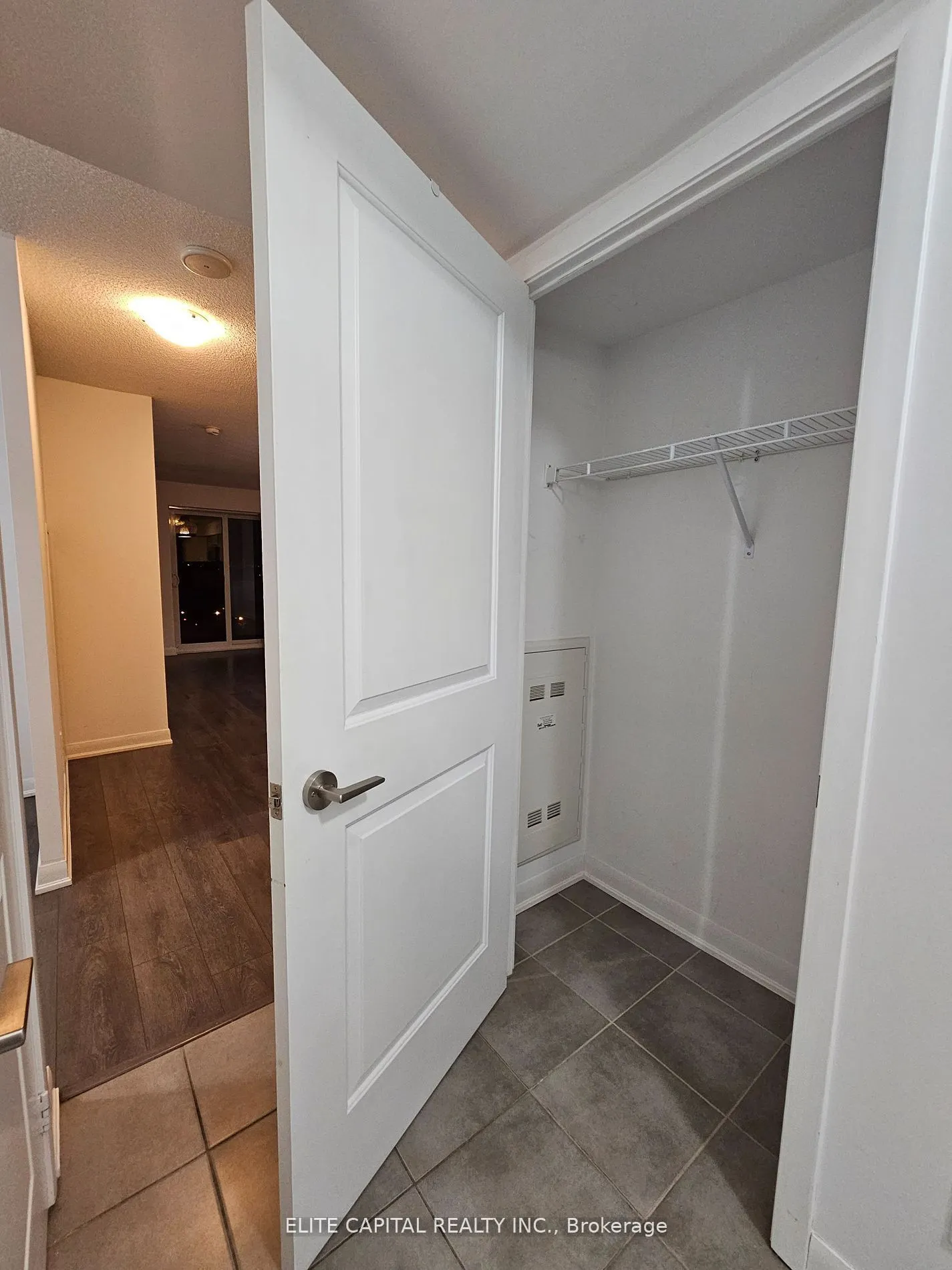 5162 Yonge Street, #807