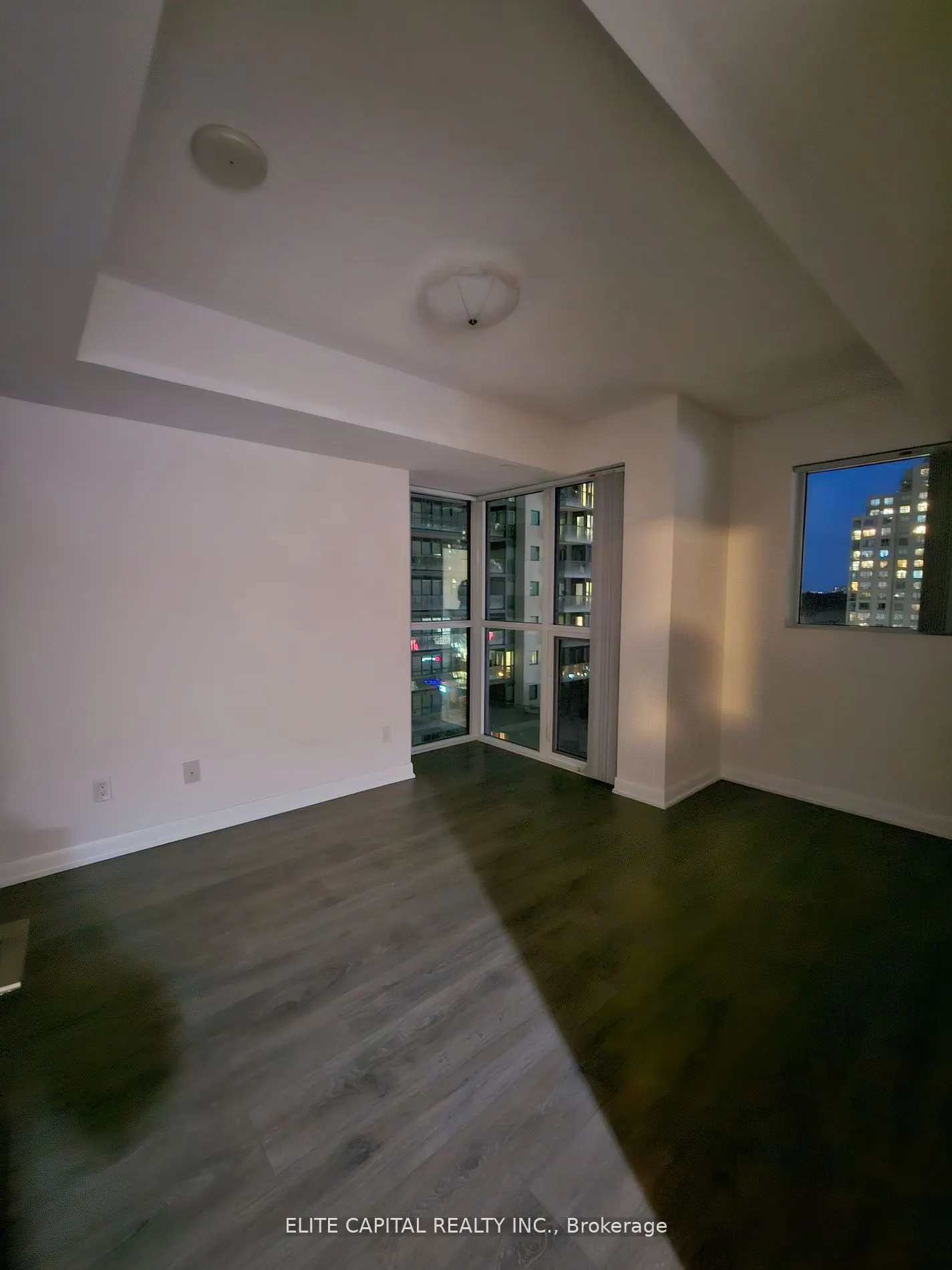 5162 Yonge Street, #807