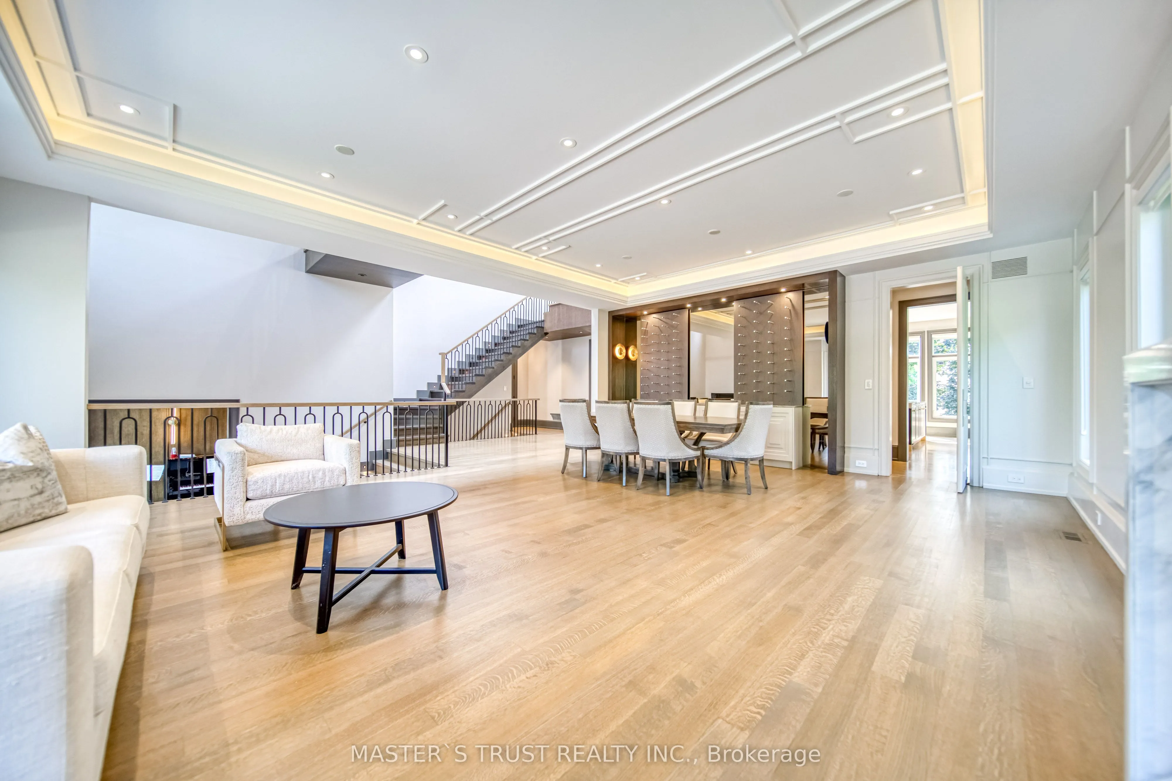 15 Ames Circle