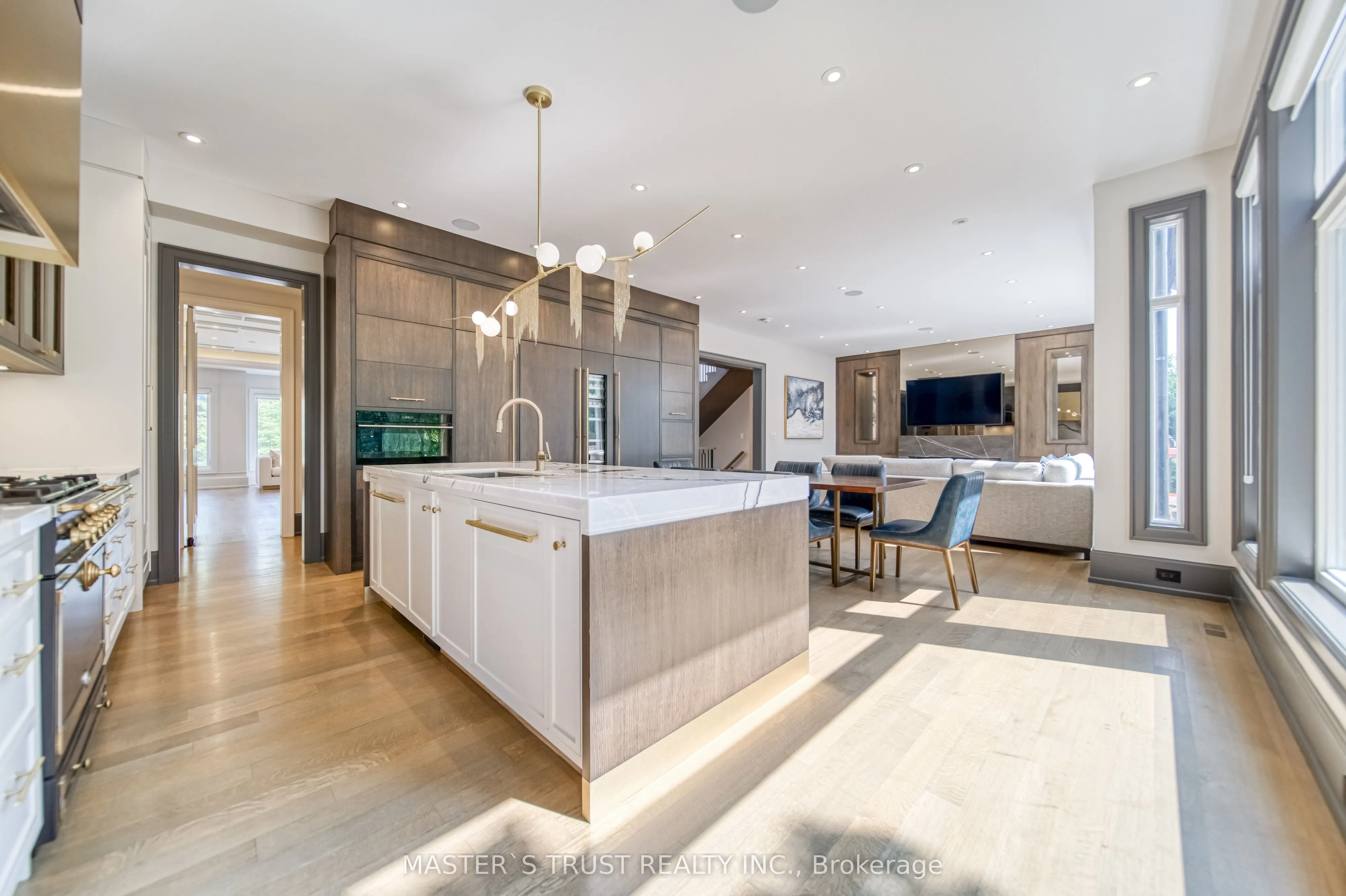 15 Ames Circle