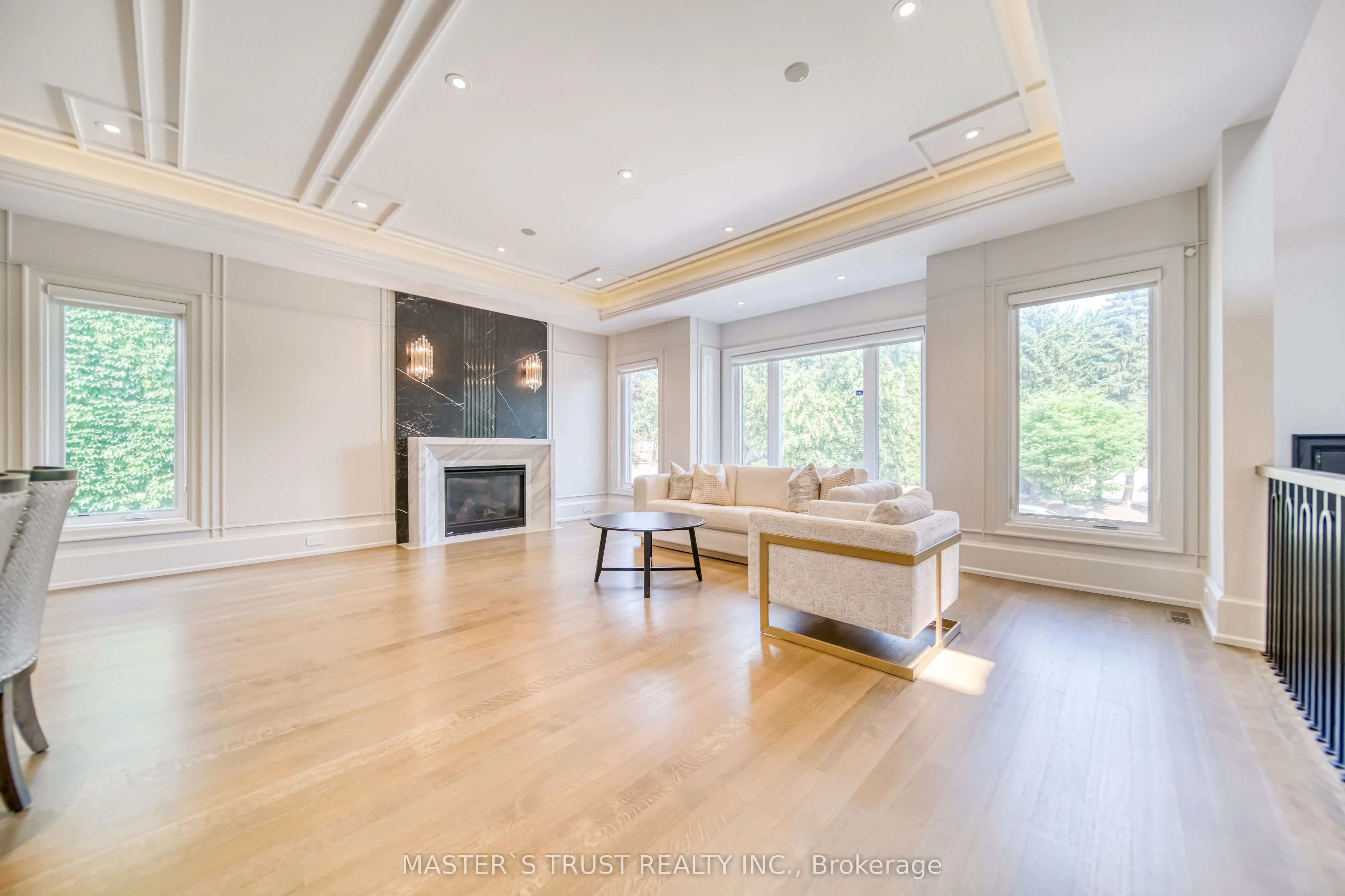 15 Ames Circle