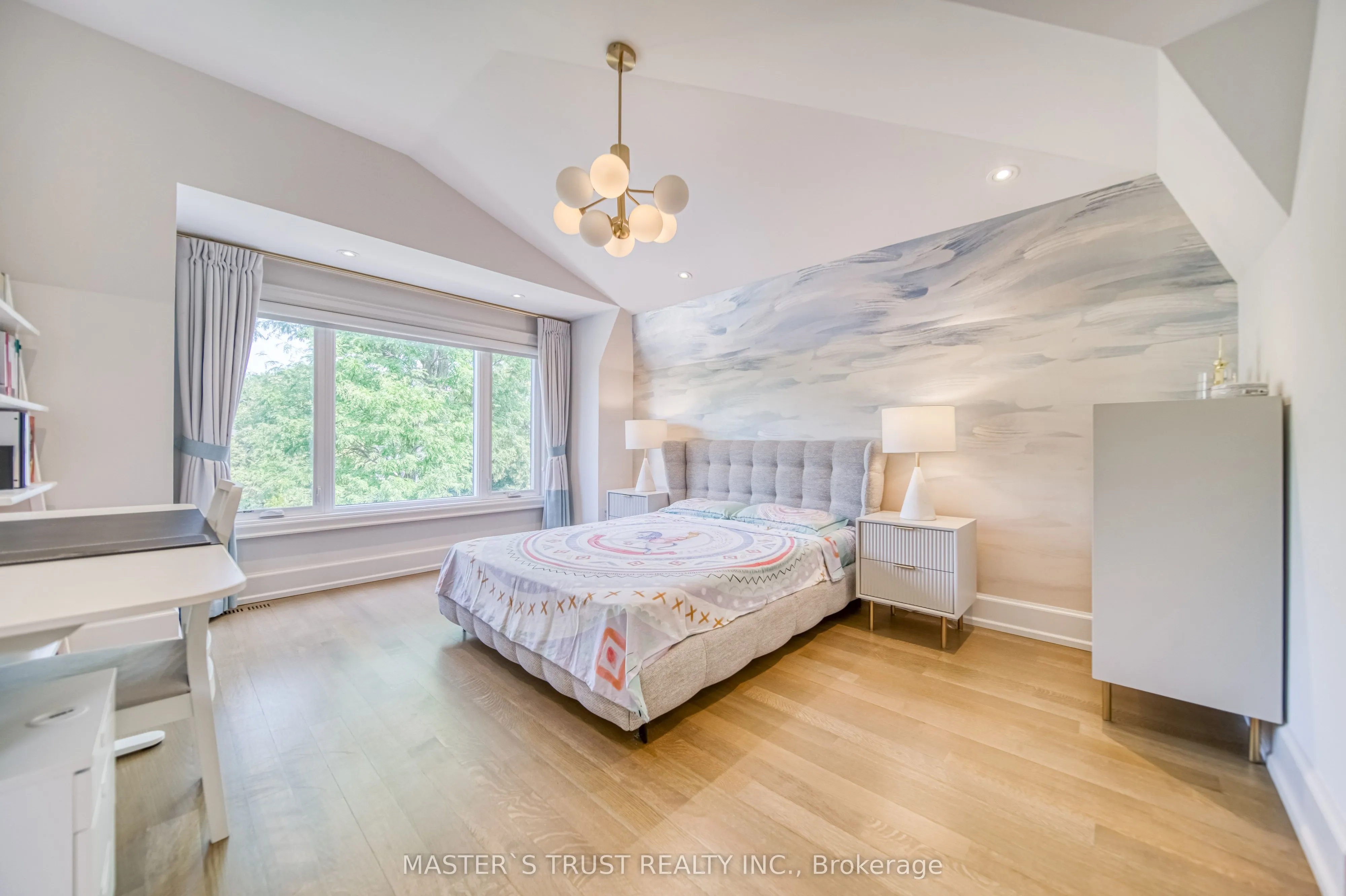 15 Ames Circle