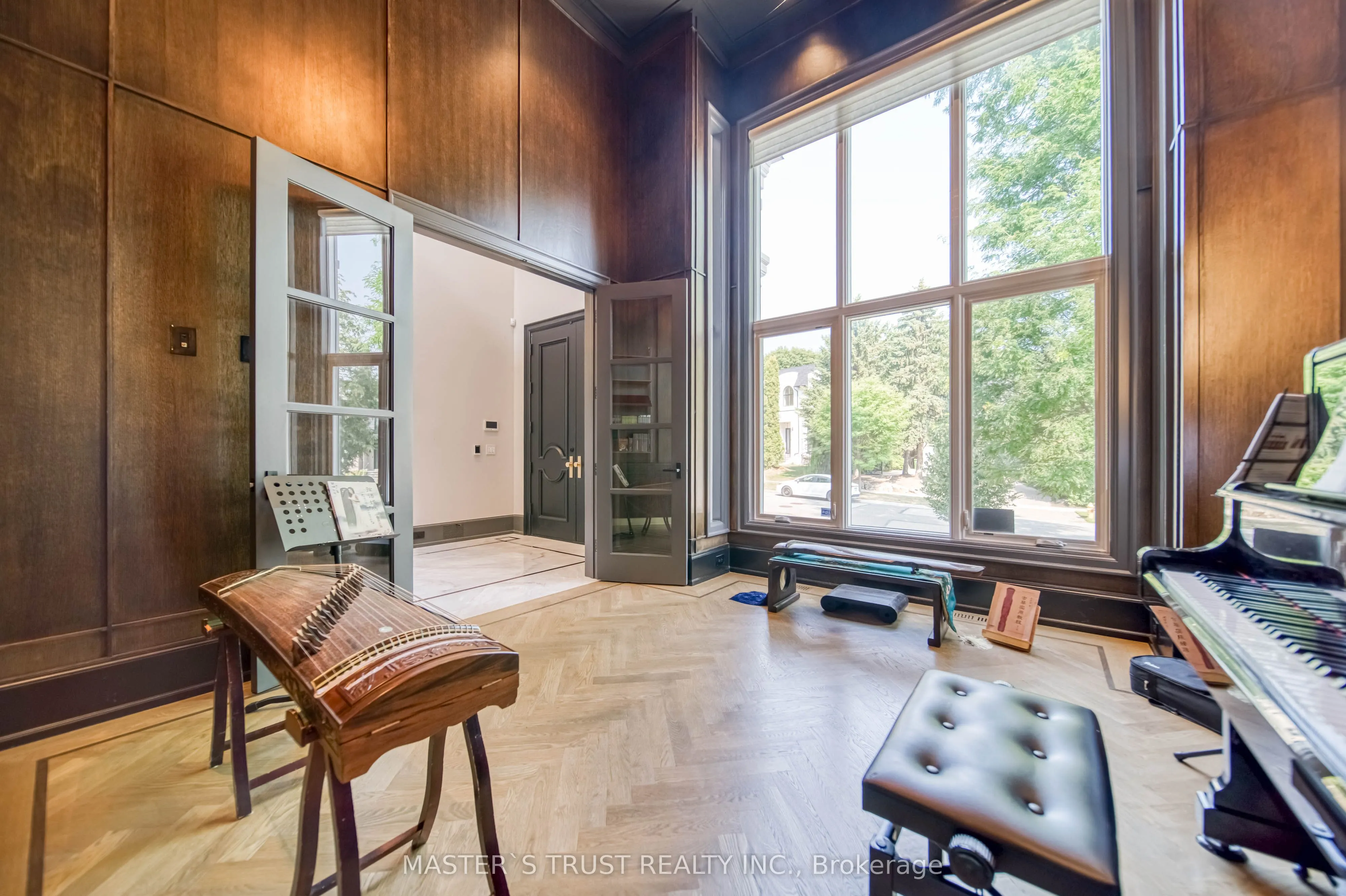 15 Ames Circle