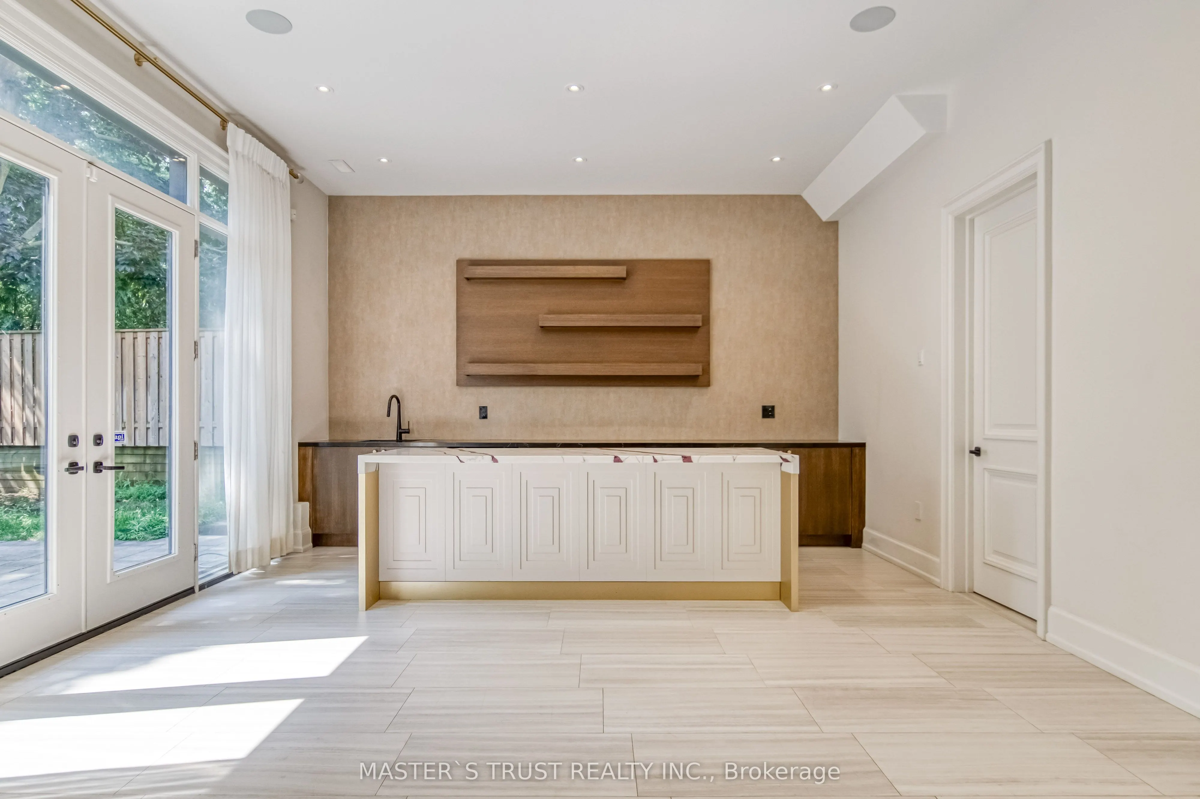 15 Ames Circle