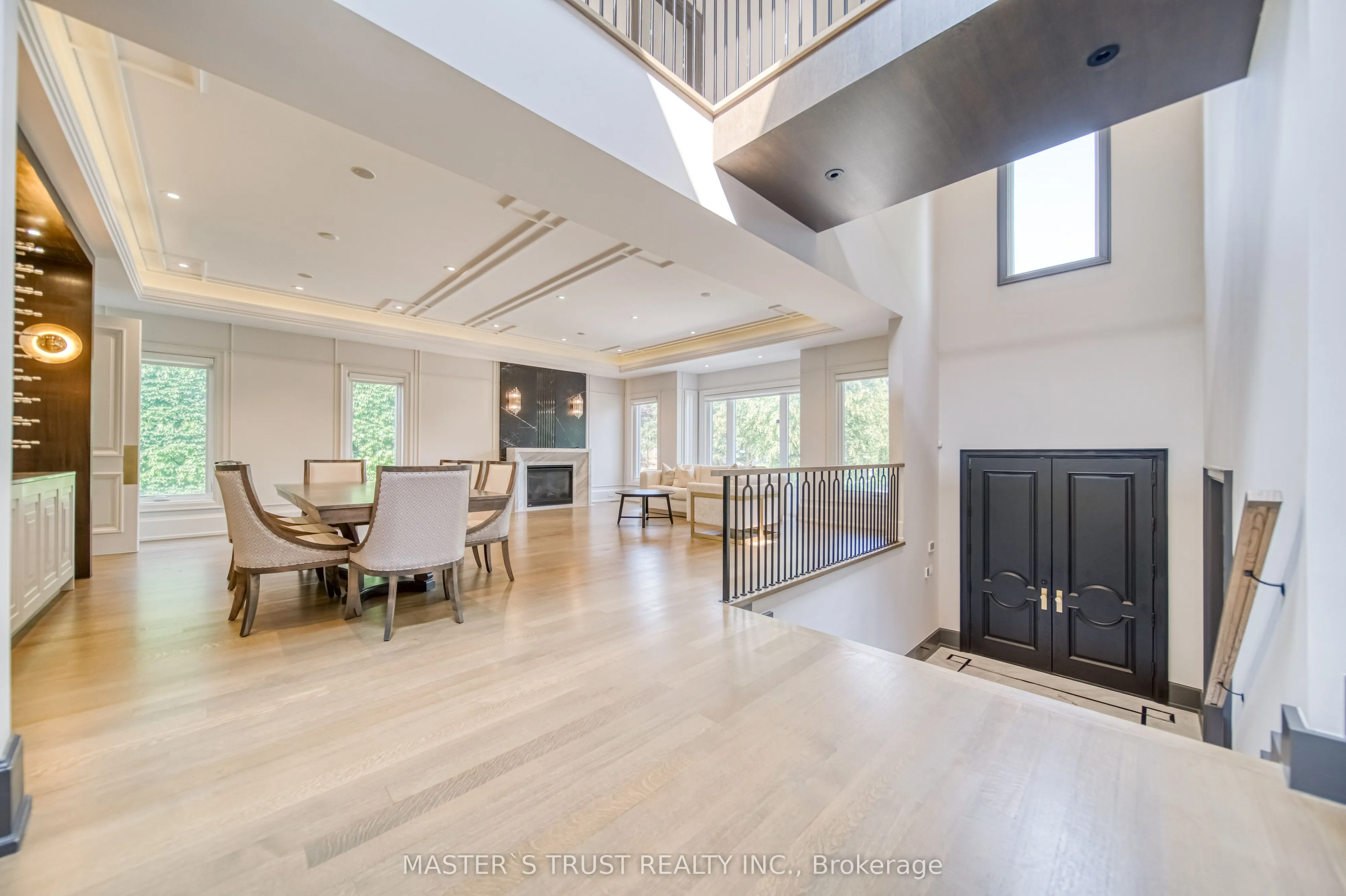 15 Ames Circle