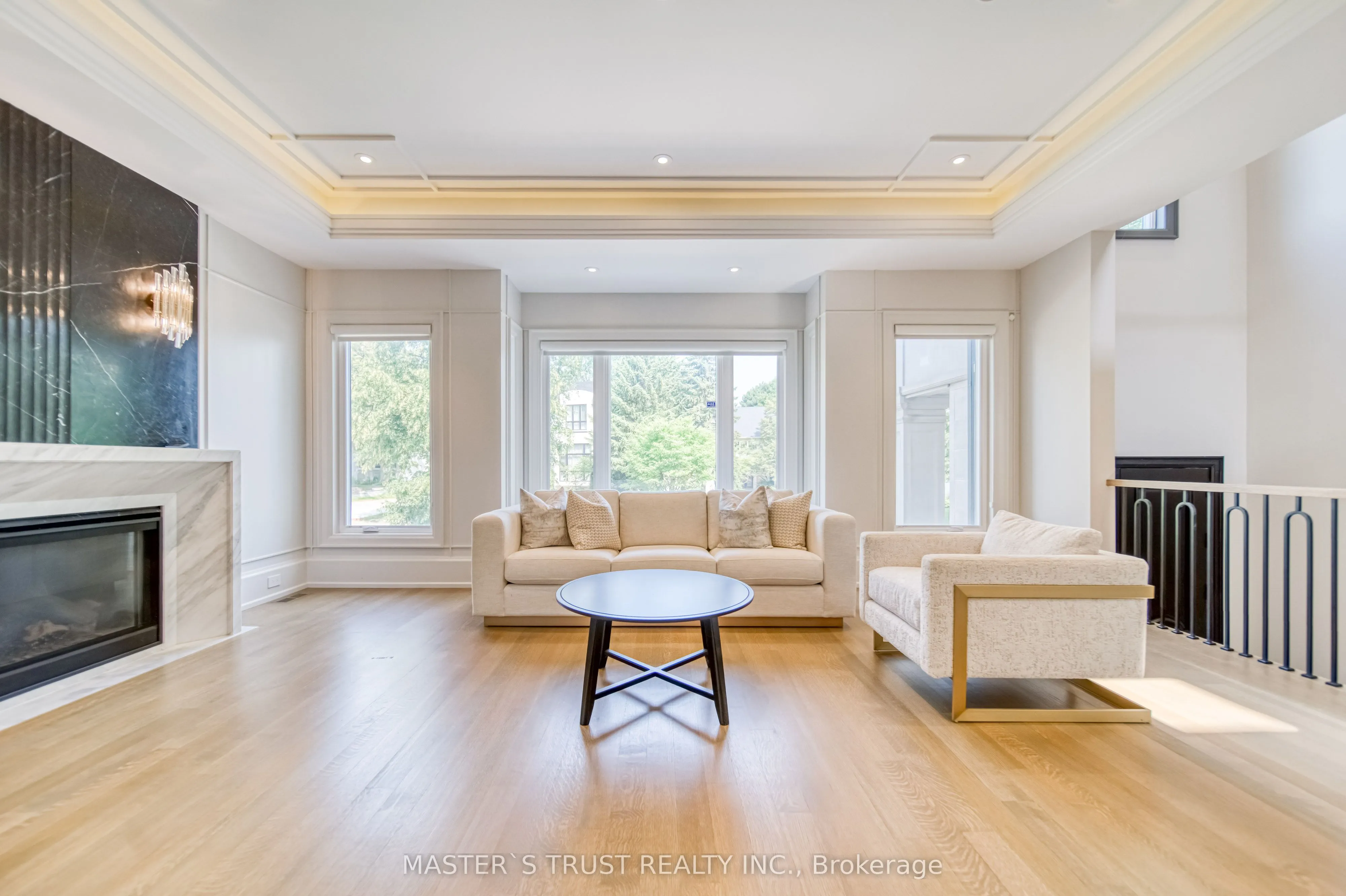 15 Ames Circle