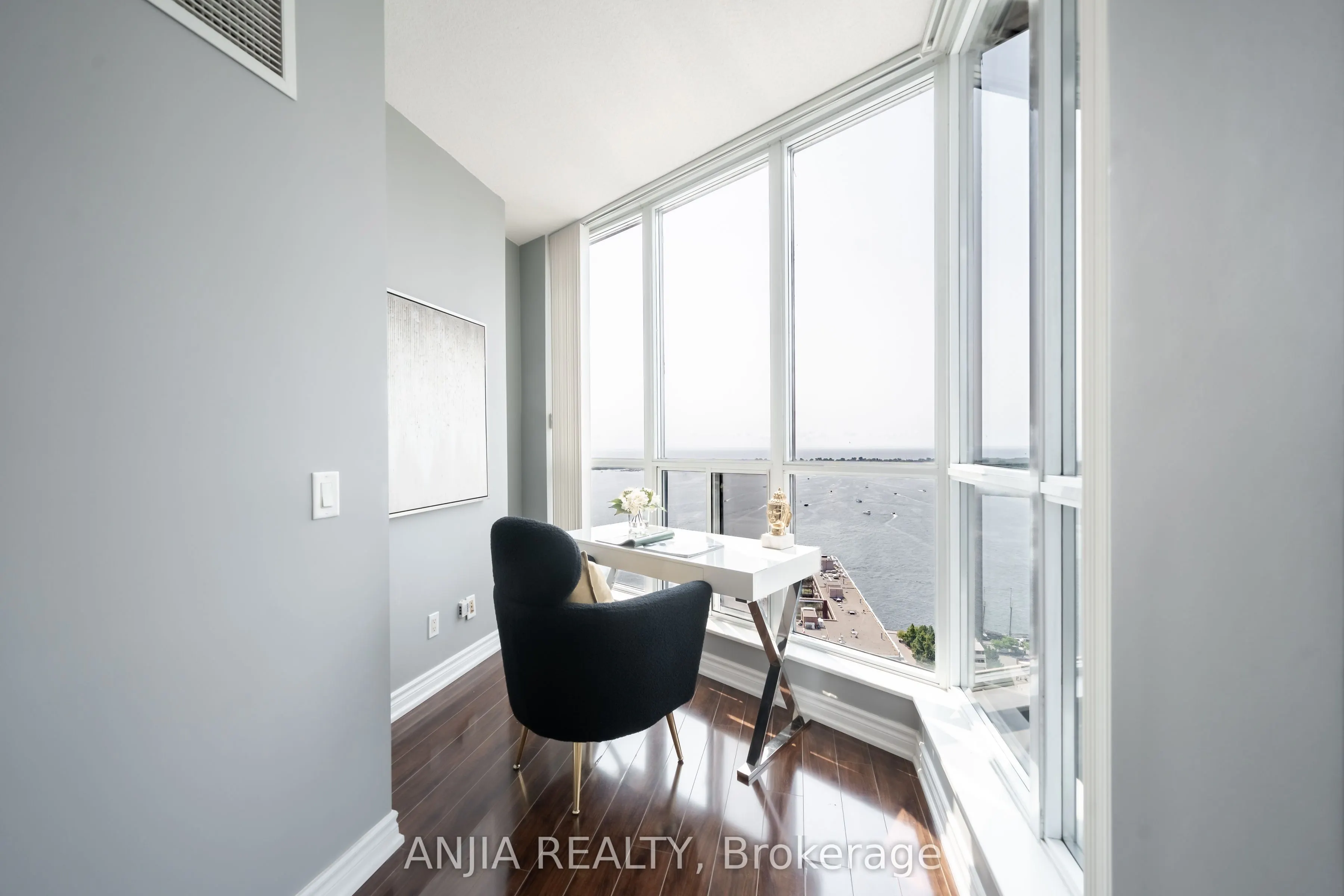 8 York Street, #3411