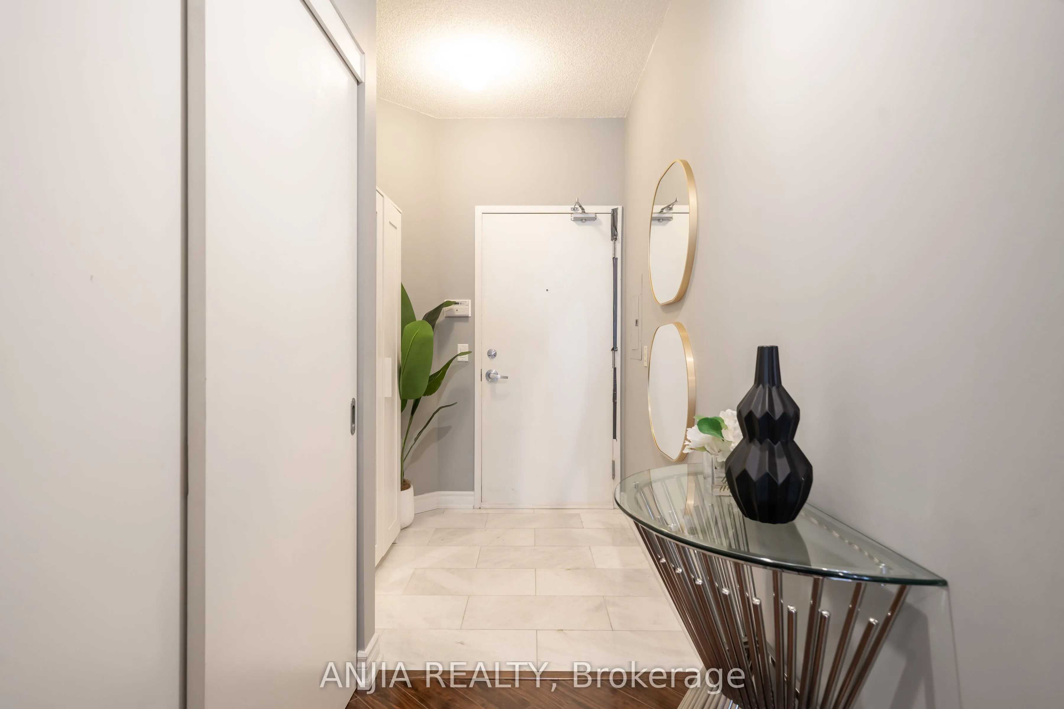 8 York Street, #3411