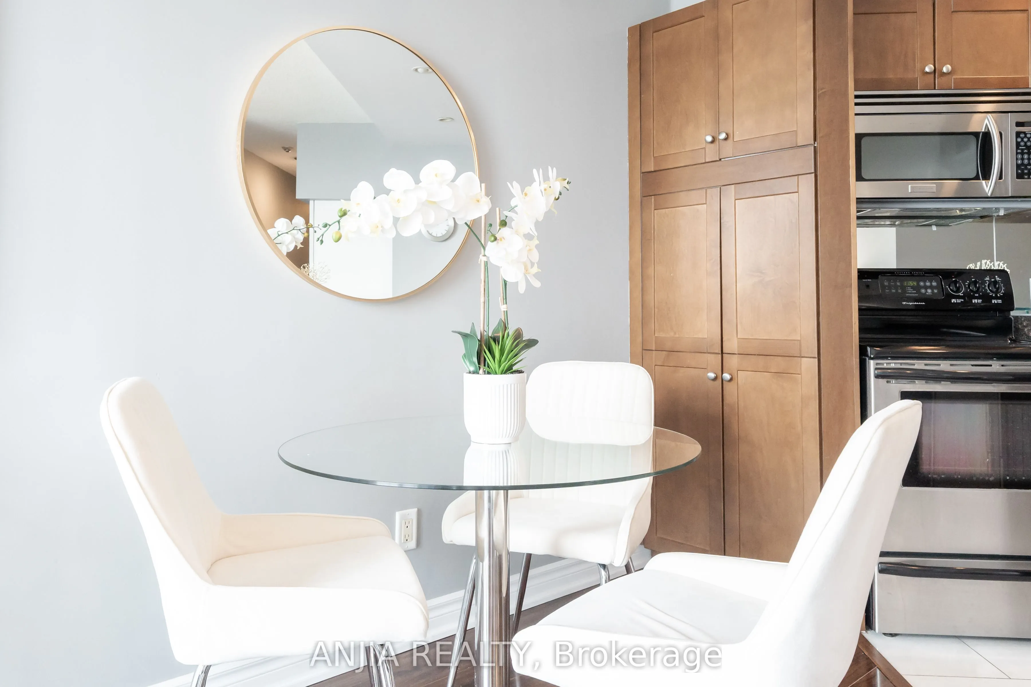 8 York Street, #3411