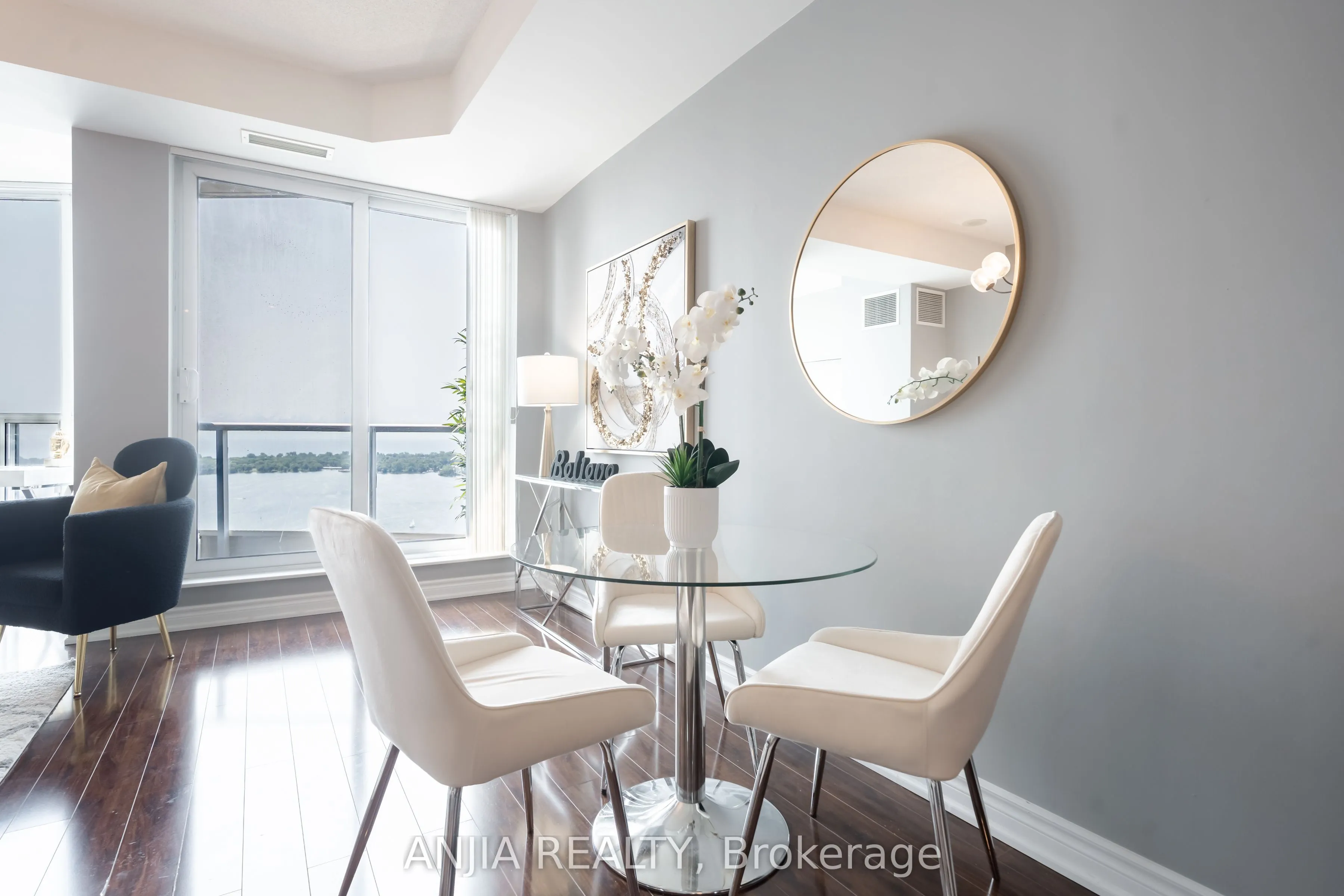 8 York Street, #3411