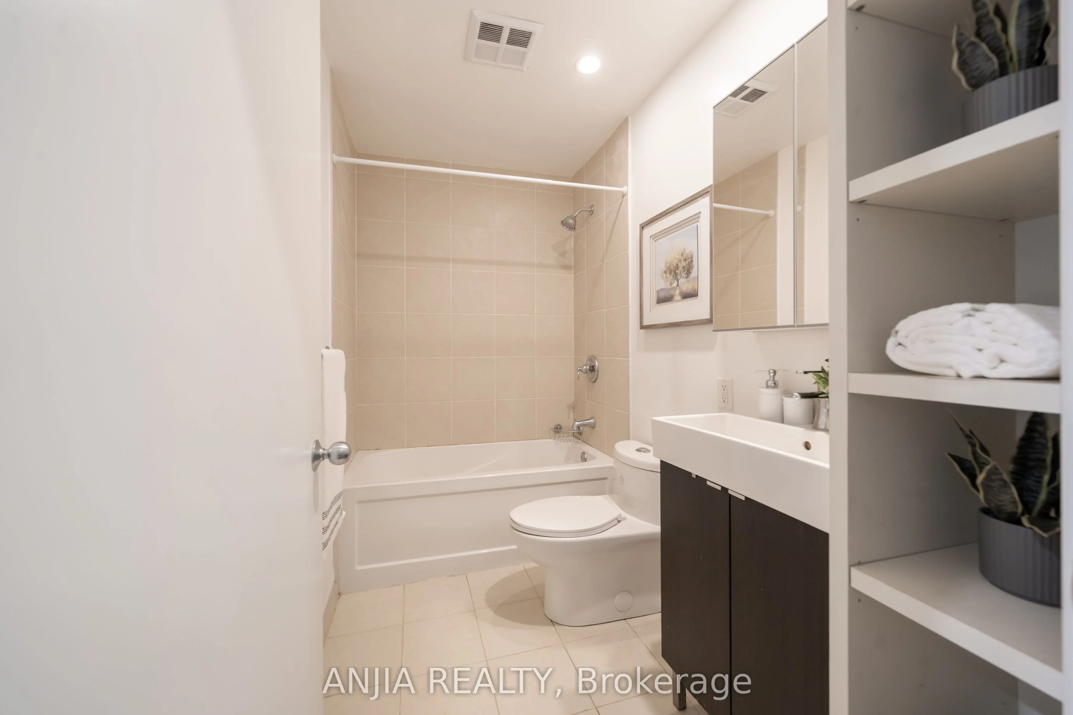 8 York Street, #3411