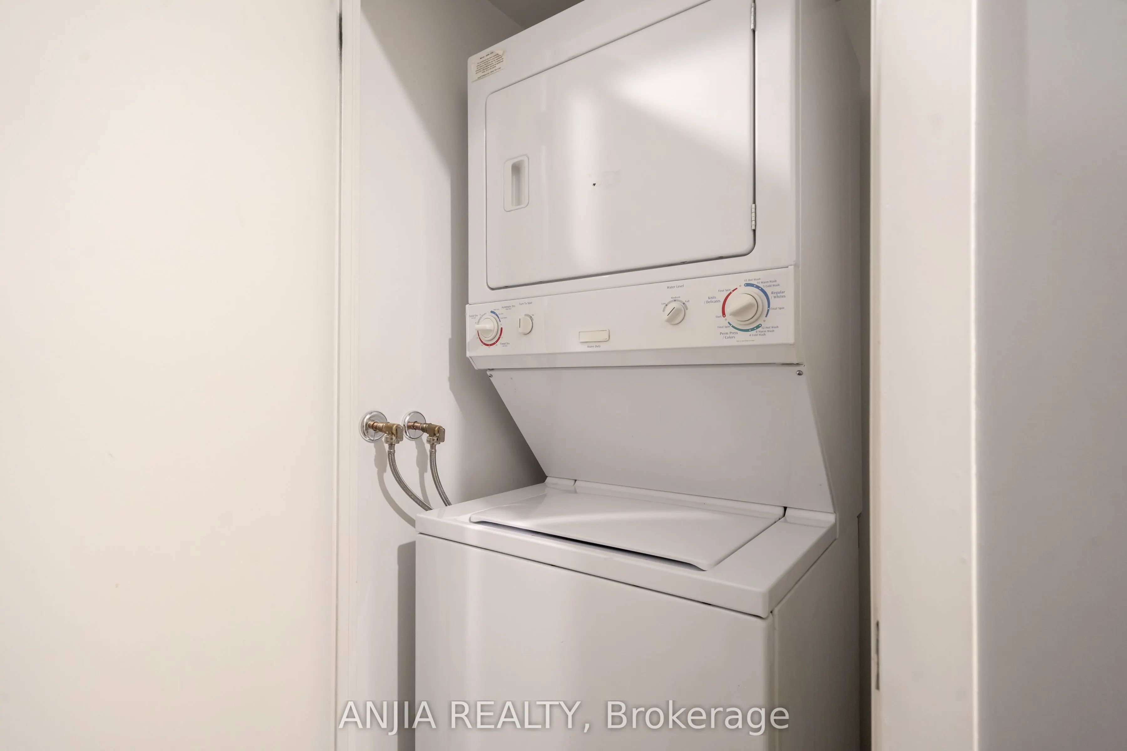 8 York Street, #3411