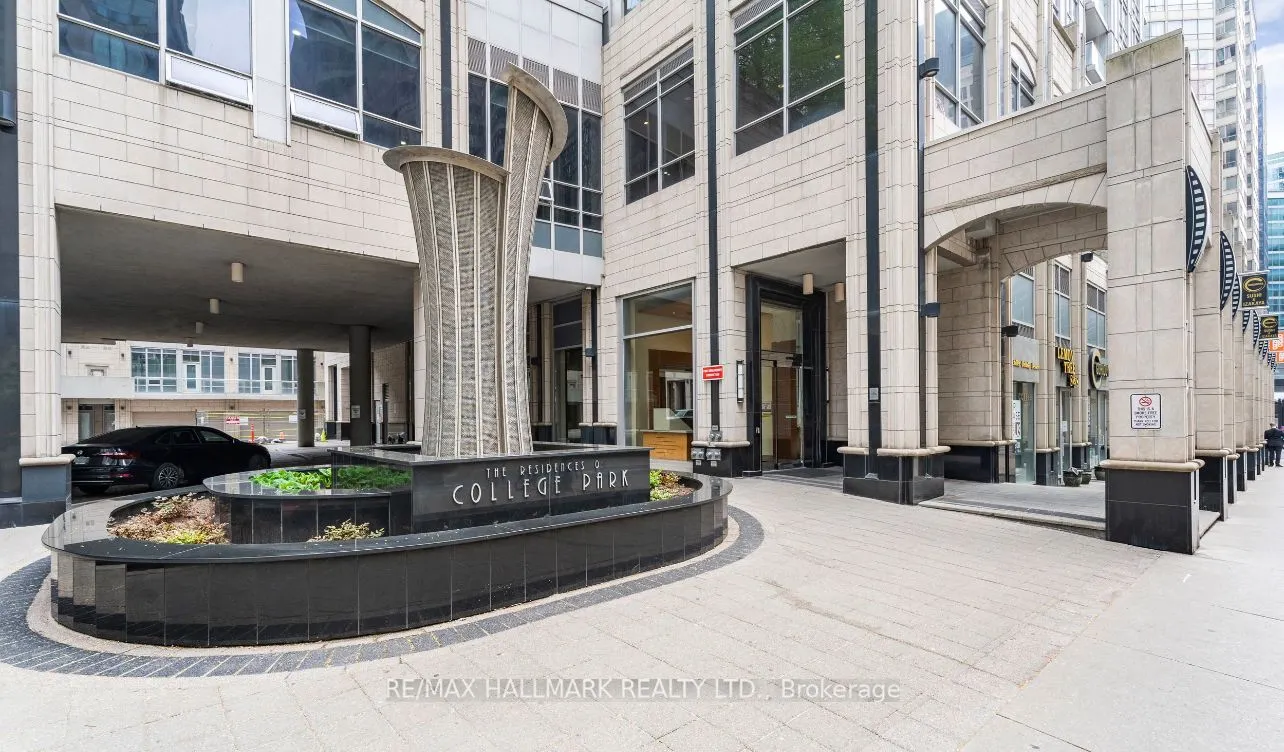 763 Bay Street, #1813