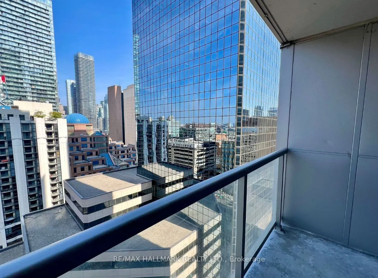 763 Bay Street, #1813