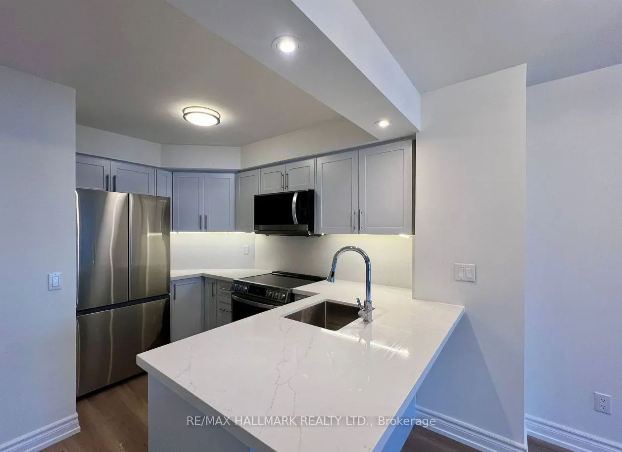 763 Bay Street, #1813