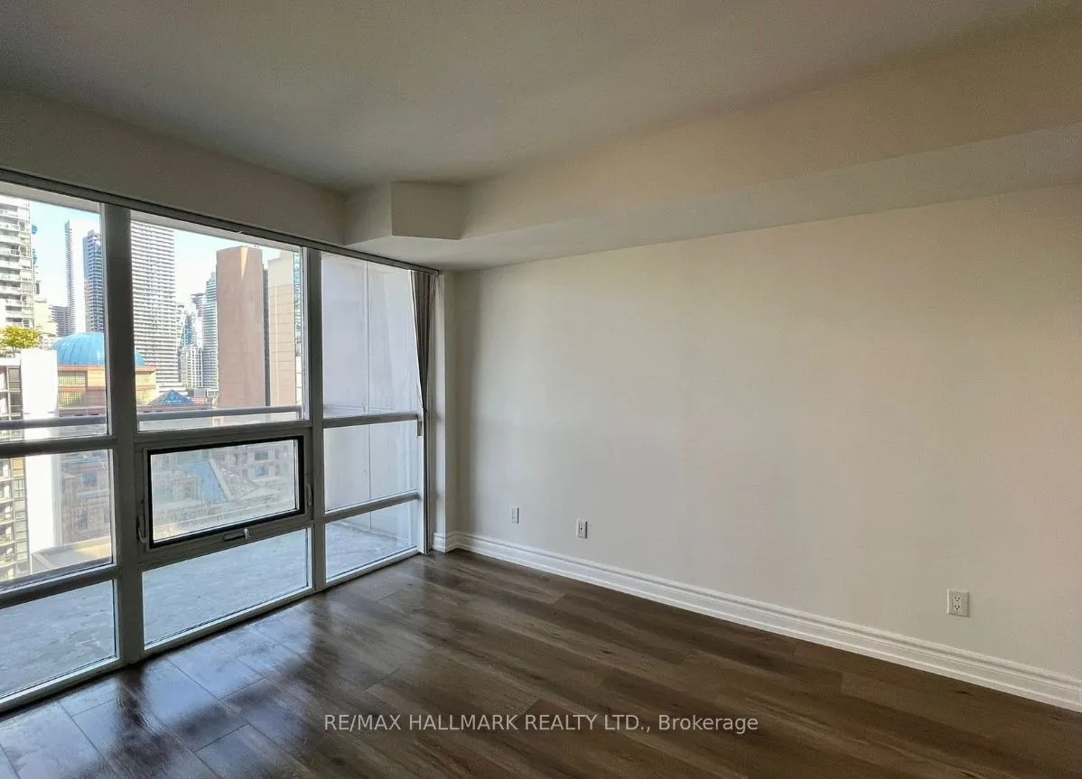 763 Bay Street, #1813