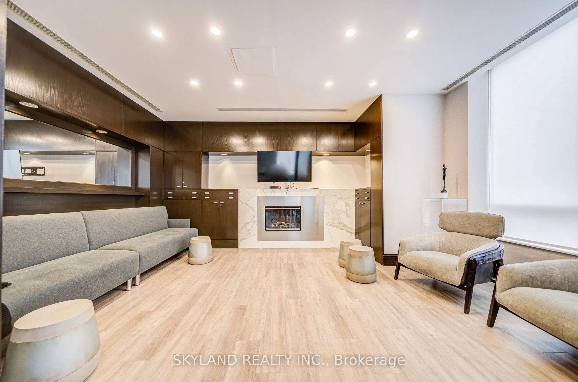 1105 Leslie Street, #1106