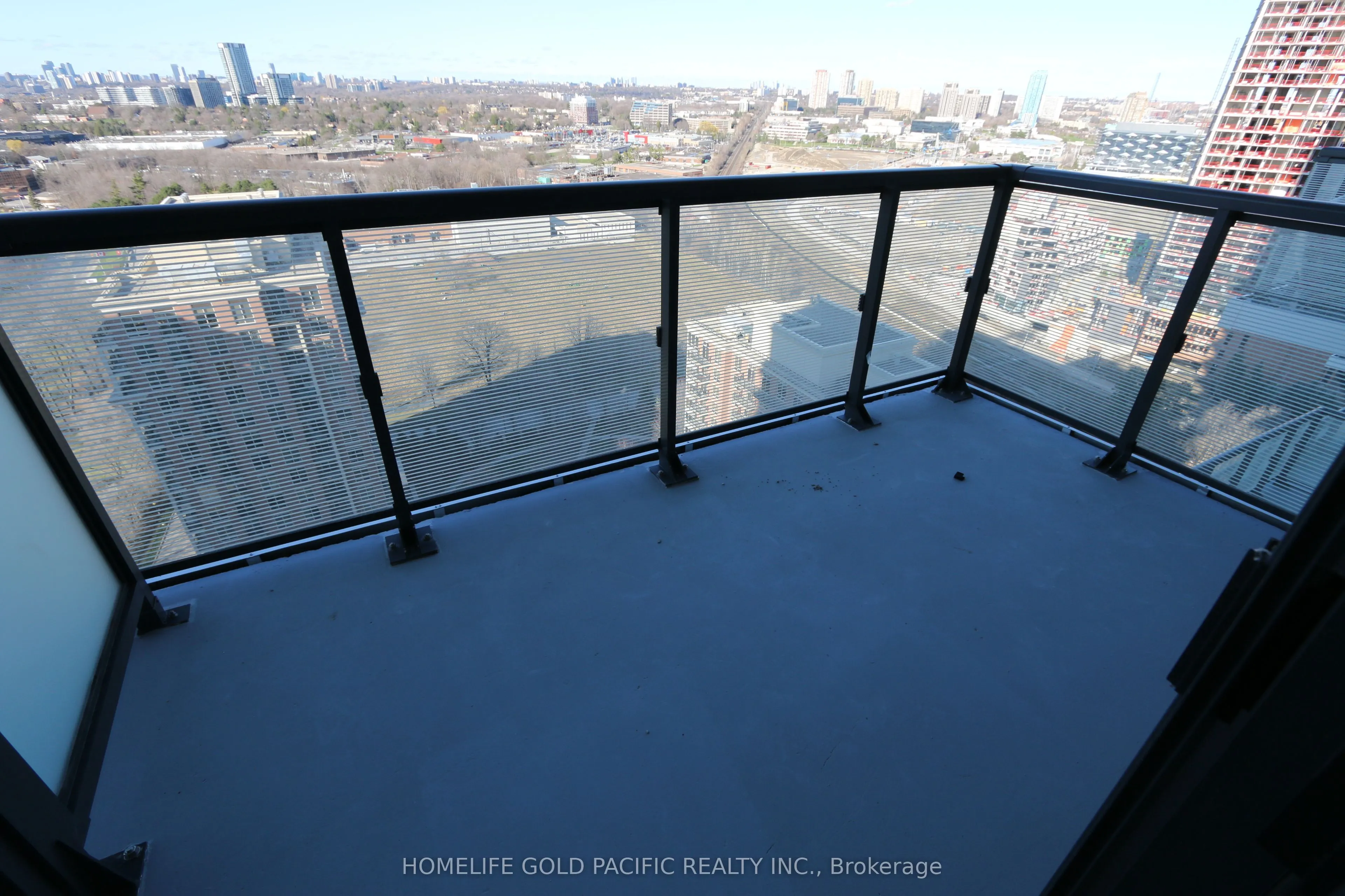 20 Inn On The Park Drive, #2338